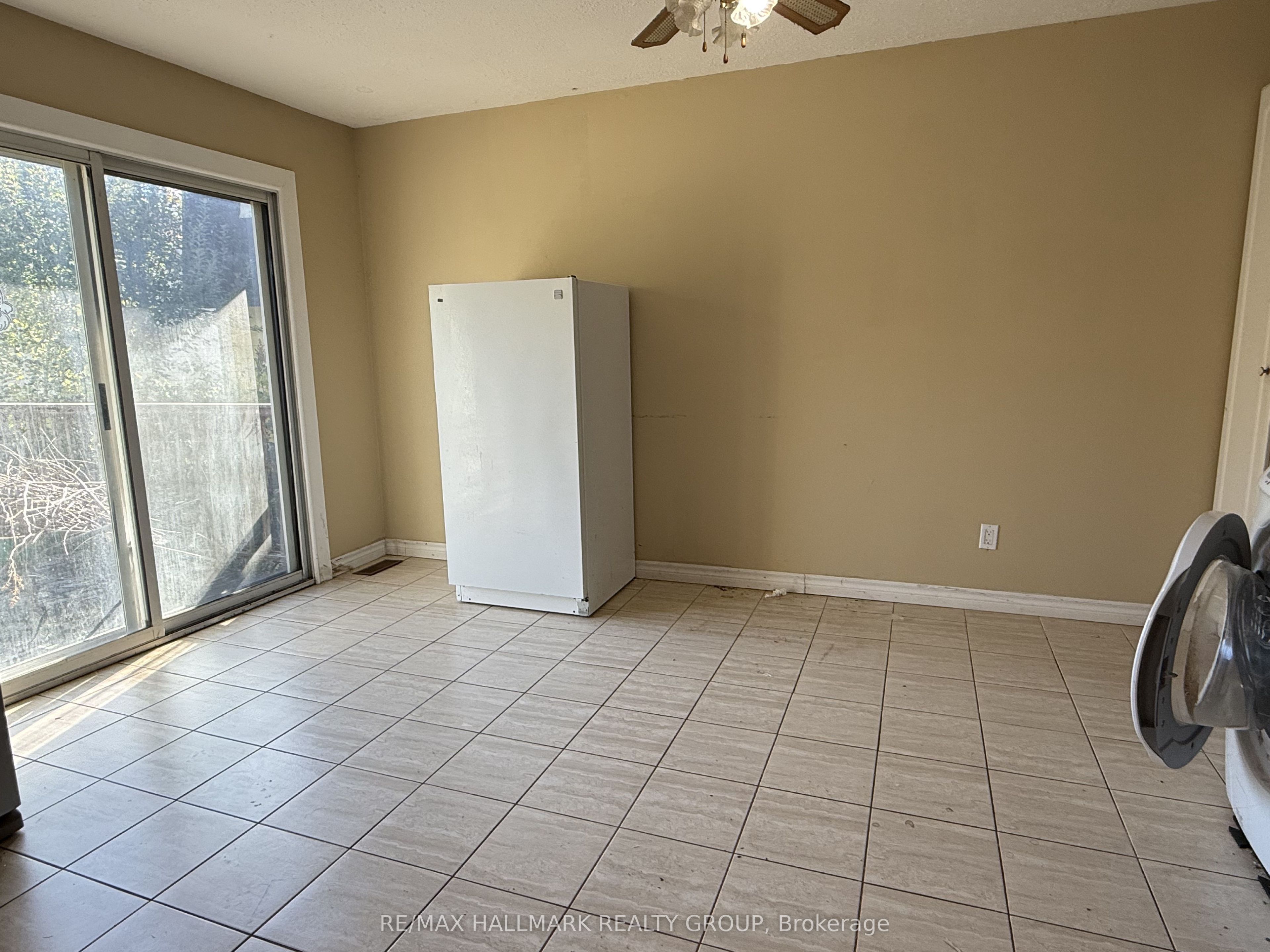 930 Cahill Drive W Property Photo 4