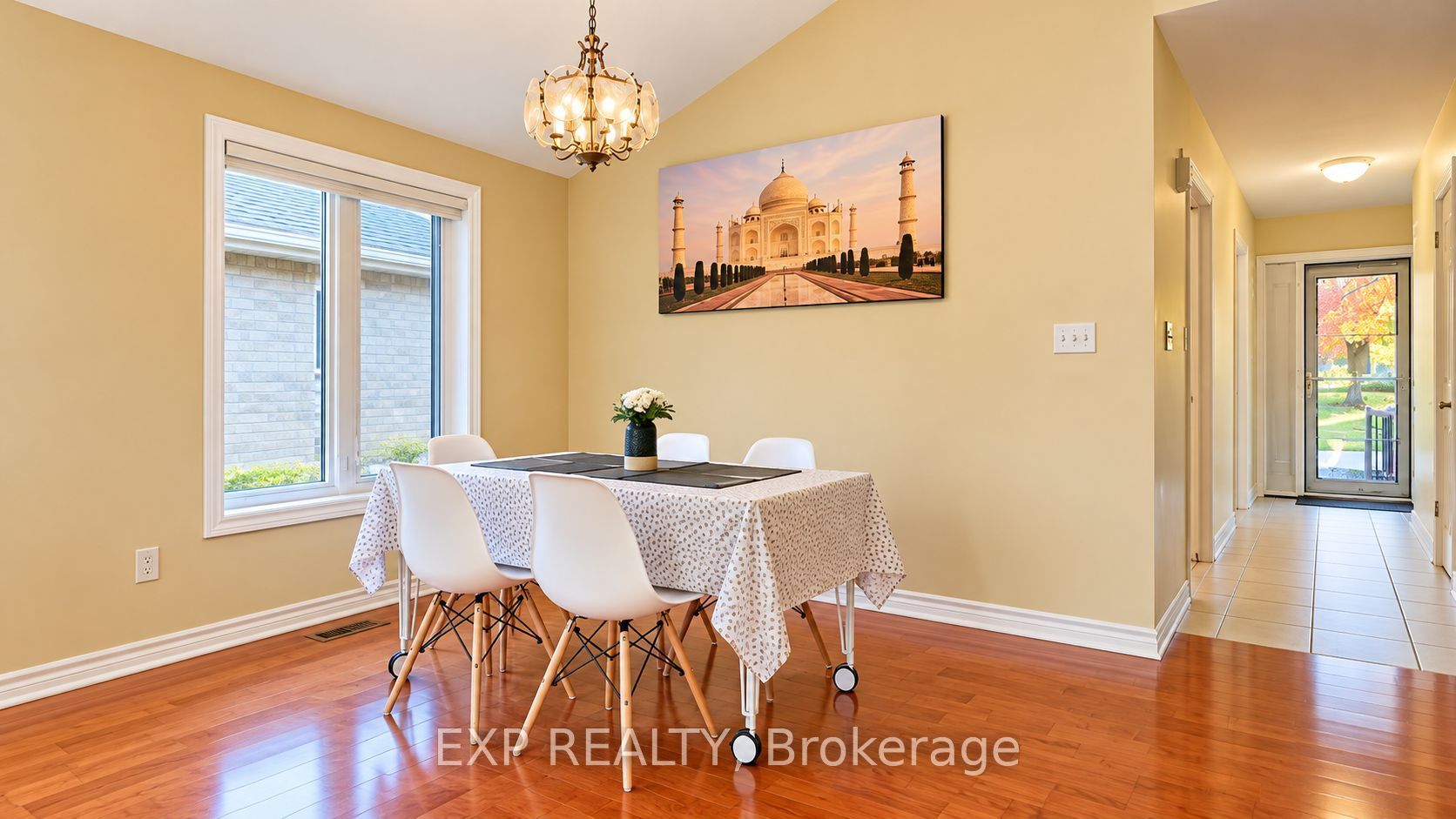 487 Brentcliffe Drive Upper Property Photo 14