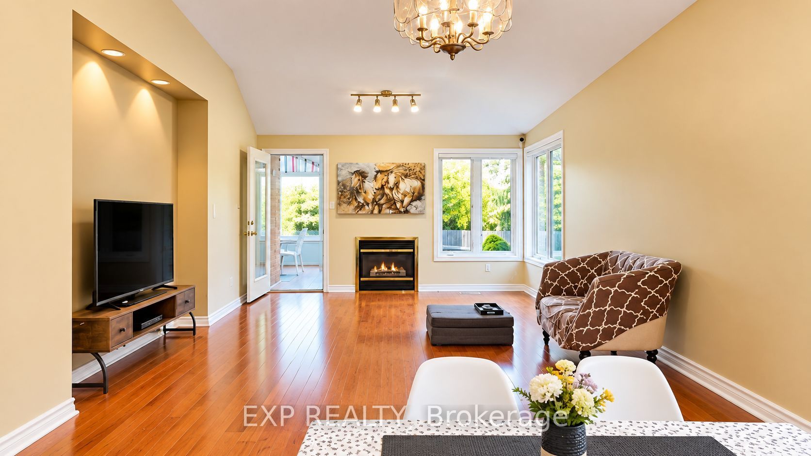 487 Brentcliffe Drive Upper Property Photo 15