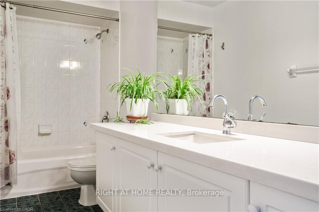 106 E Moore Crescent Property Photo 41