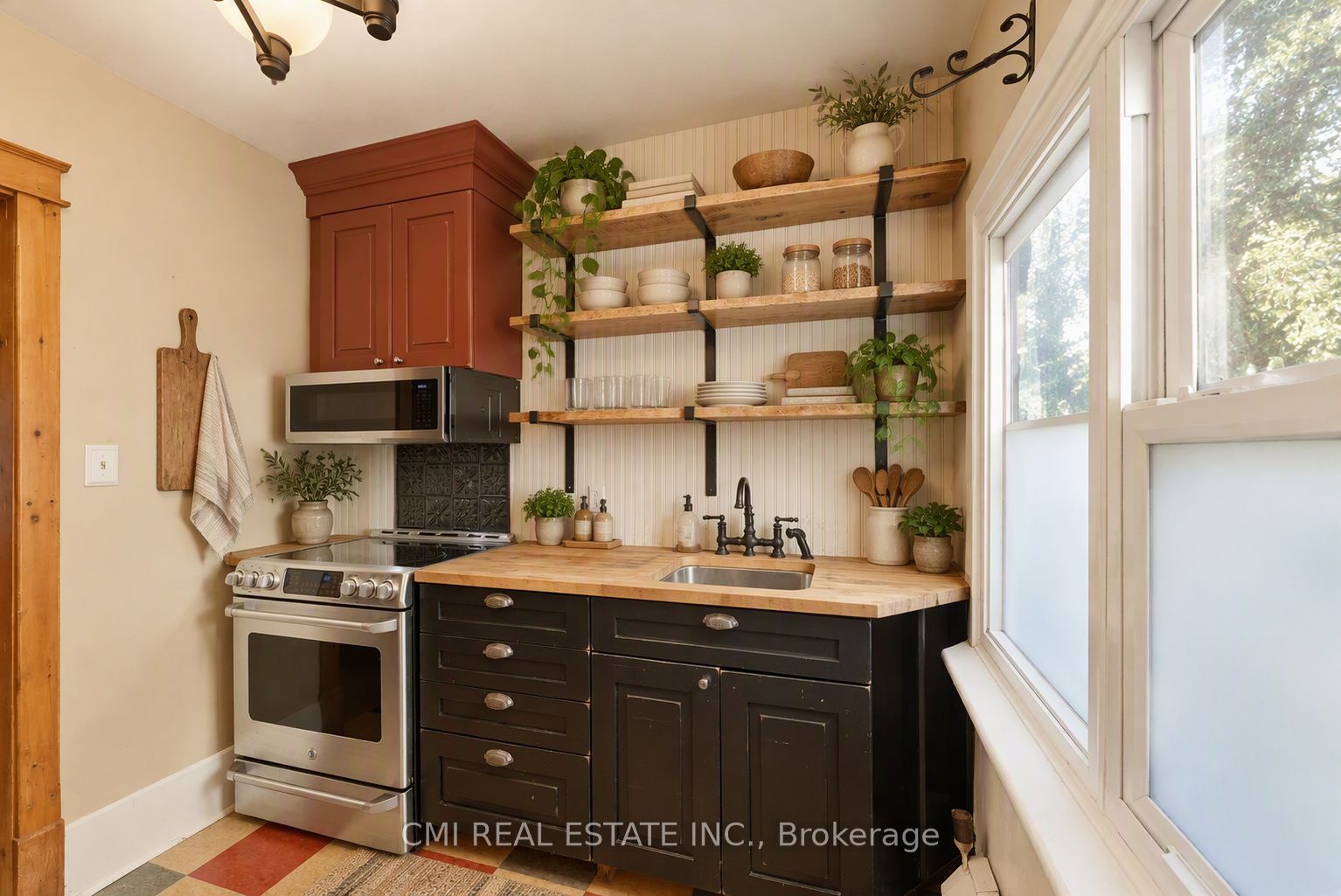 132 Base Line Road E Property Photo 17