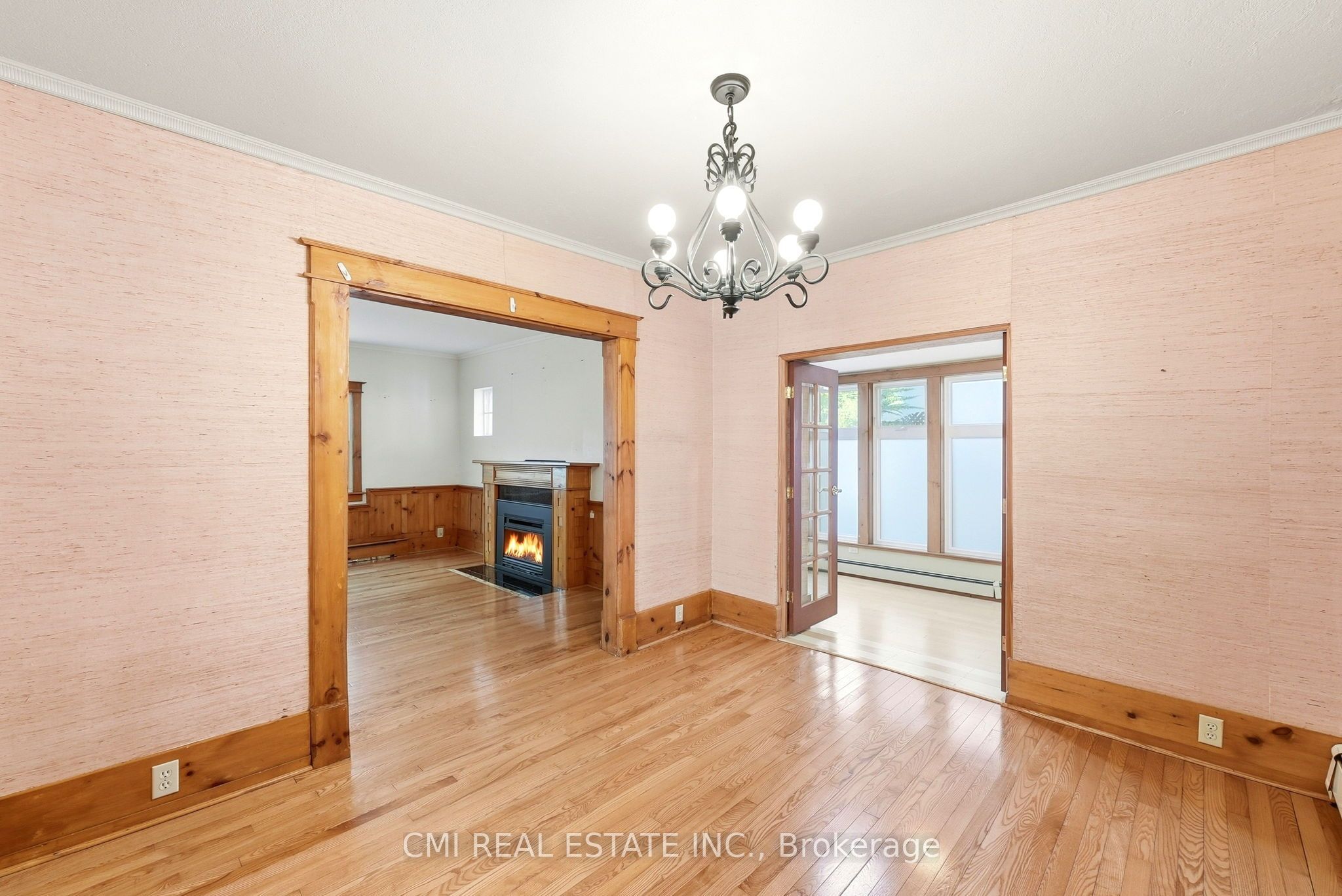 132 Base Line Road E Property Photo 20