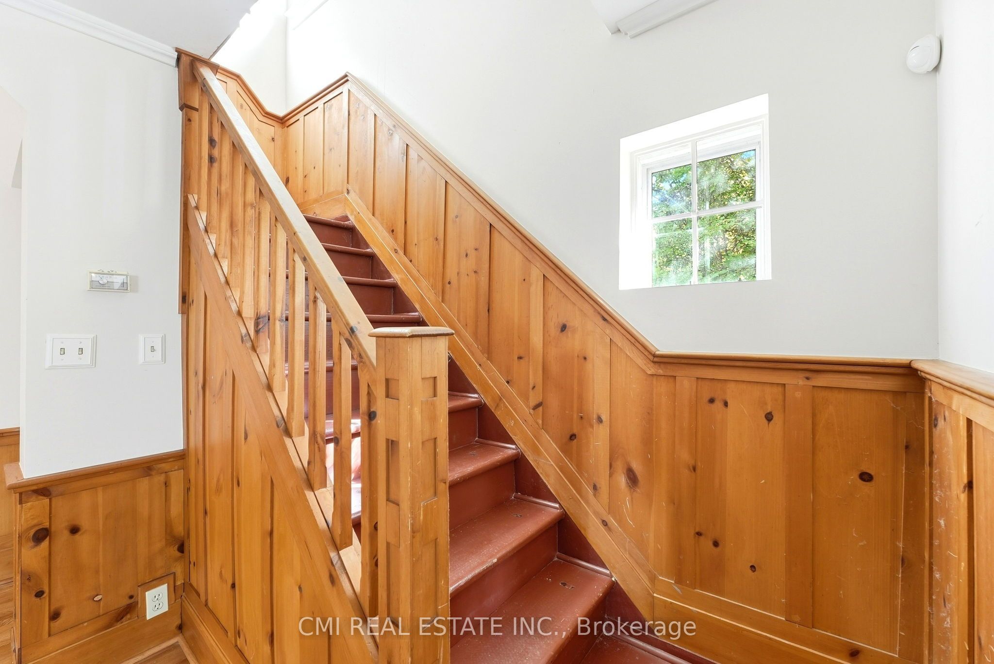132 Base Line Road E Property Photo 24
