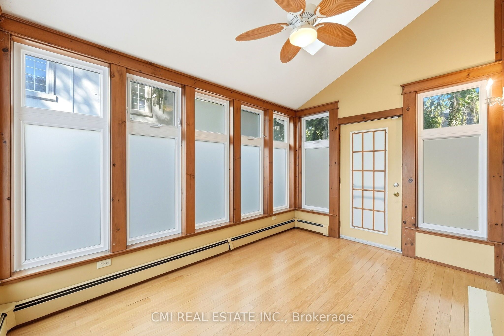132 Base Line Road E Property Photo 25