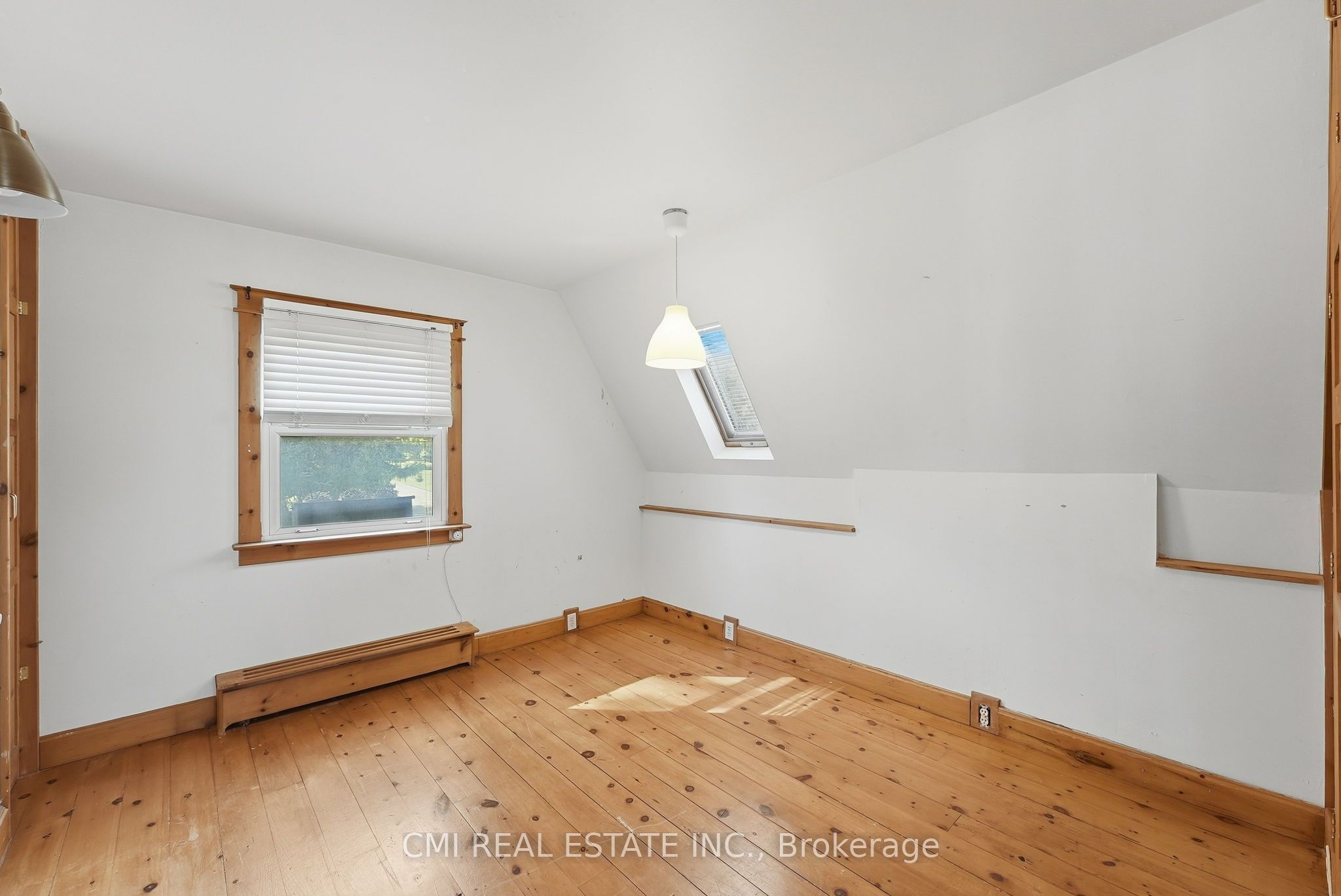 132 Base Line Road E Property Photo 27