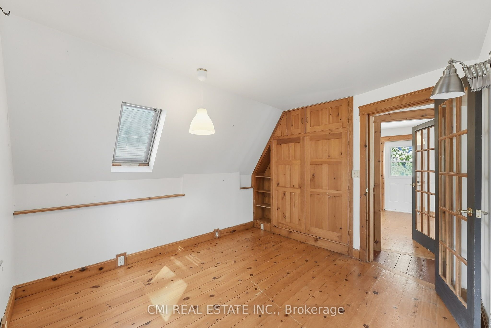 132 Base Line Road E Property Photo 29