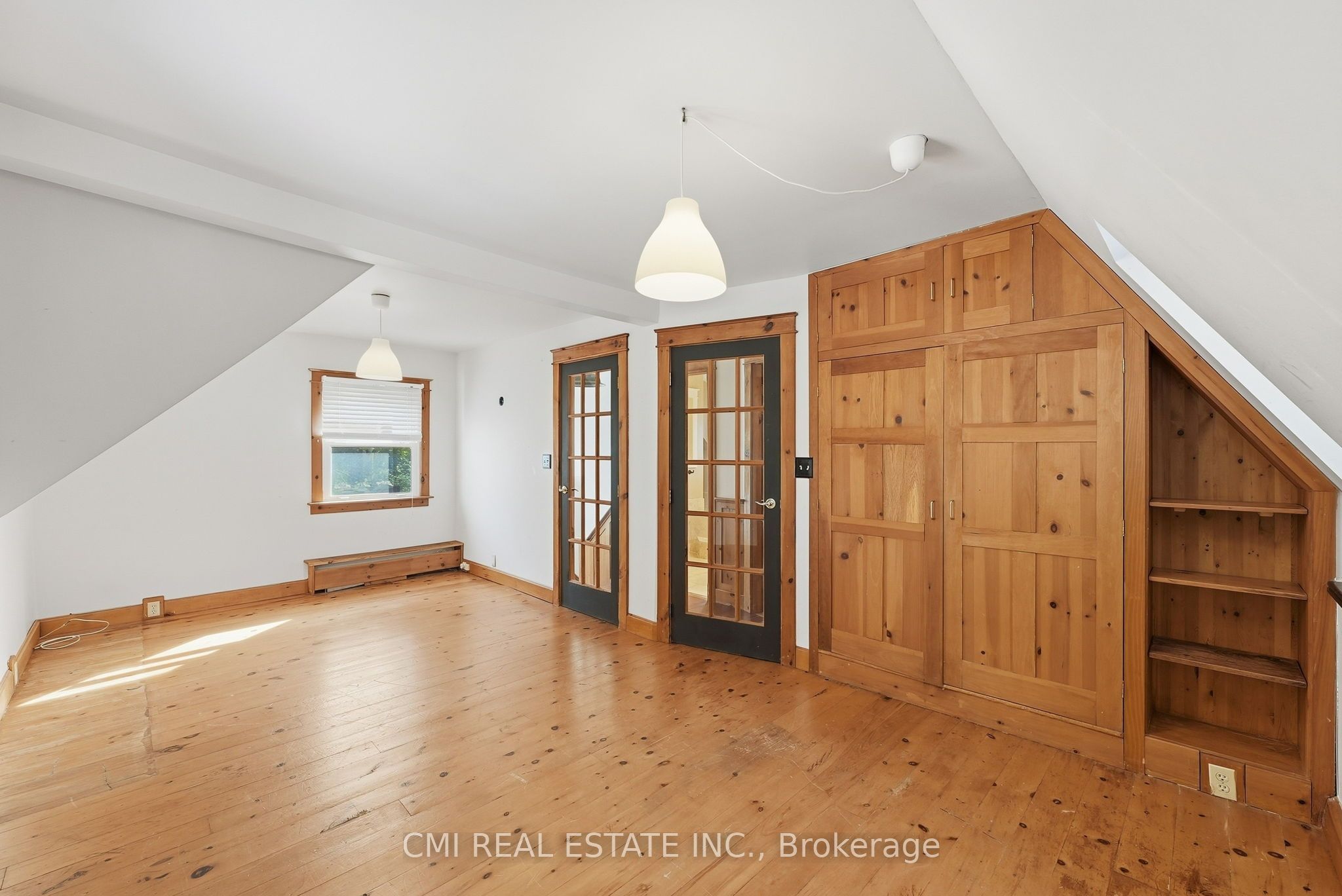 132 Base Line Road E Property Photo 33