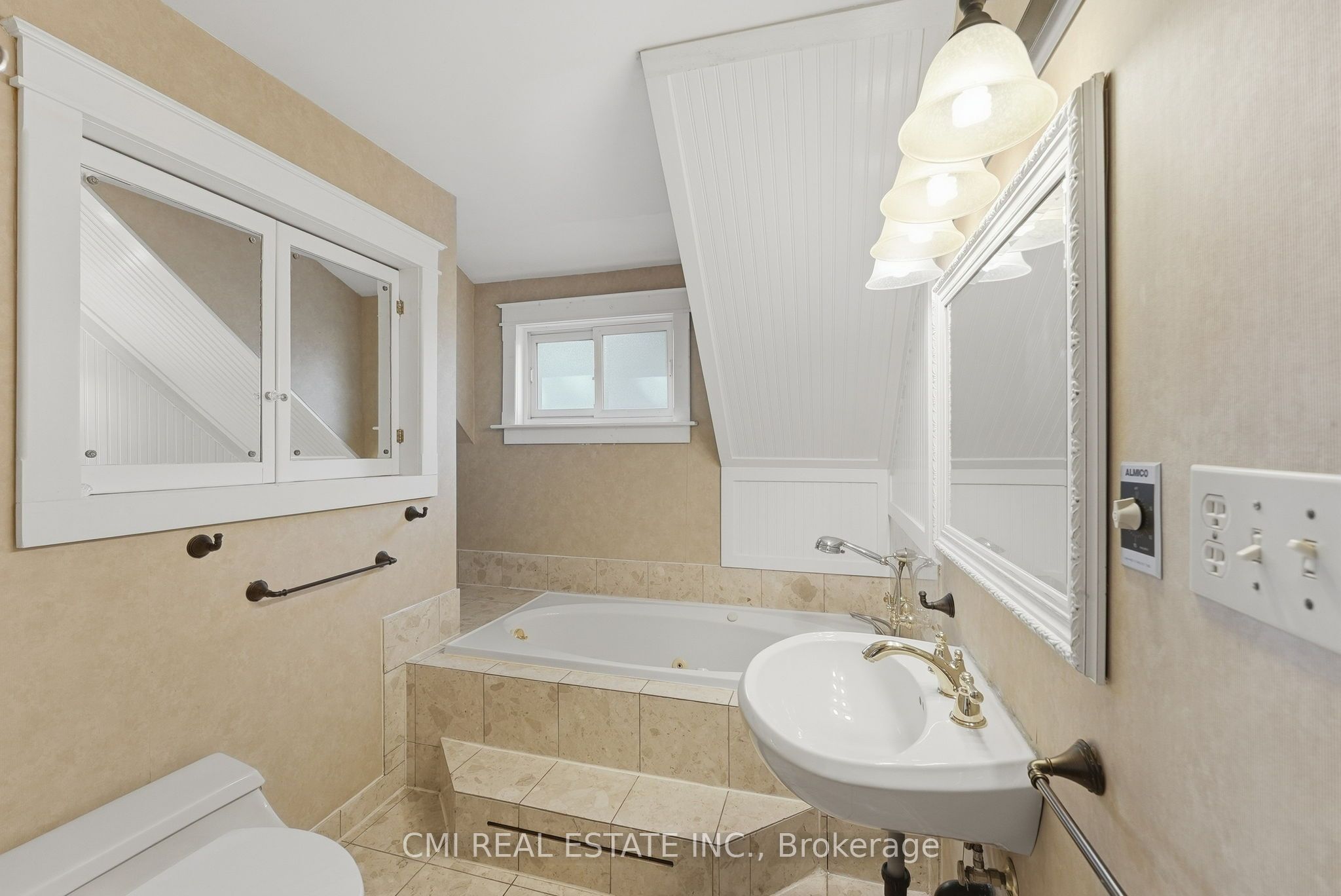 132 Base Line Road E Property Photo 34