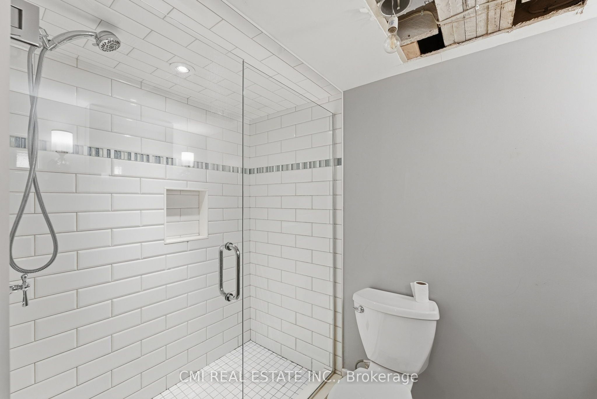 132 Base Line Road E Property Photo 37