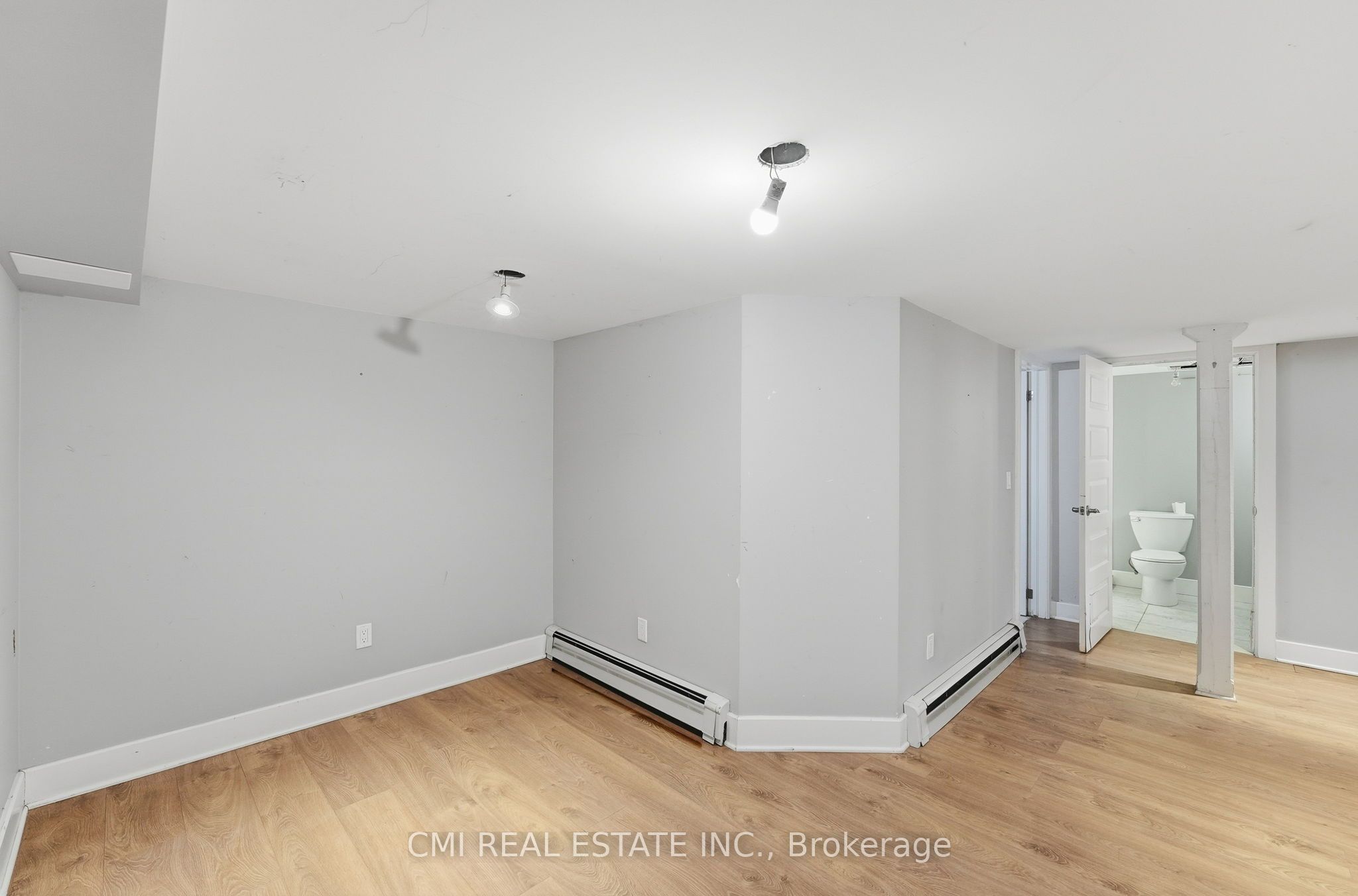 132 Base Line Road E Property Photo 41