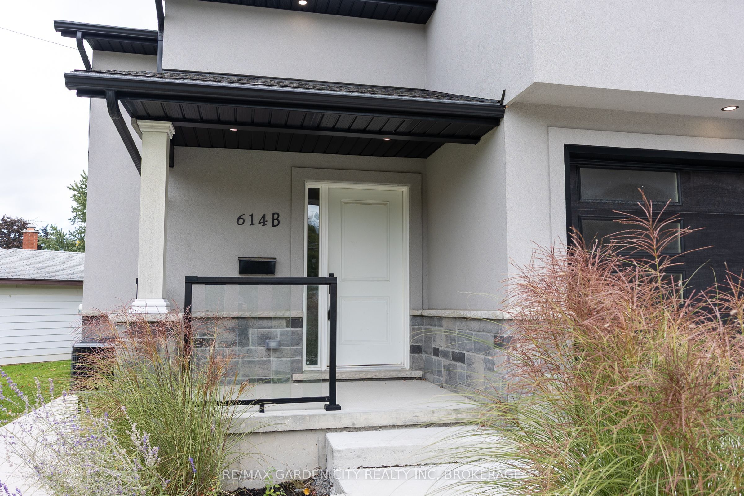 614b Niagara Street Property Photo 4
