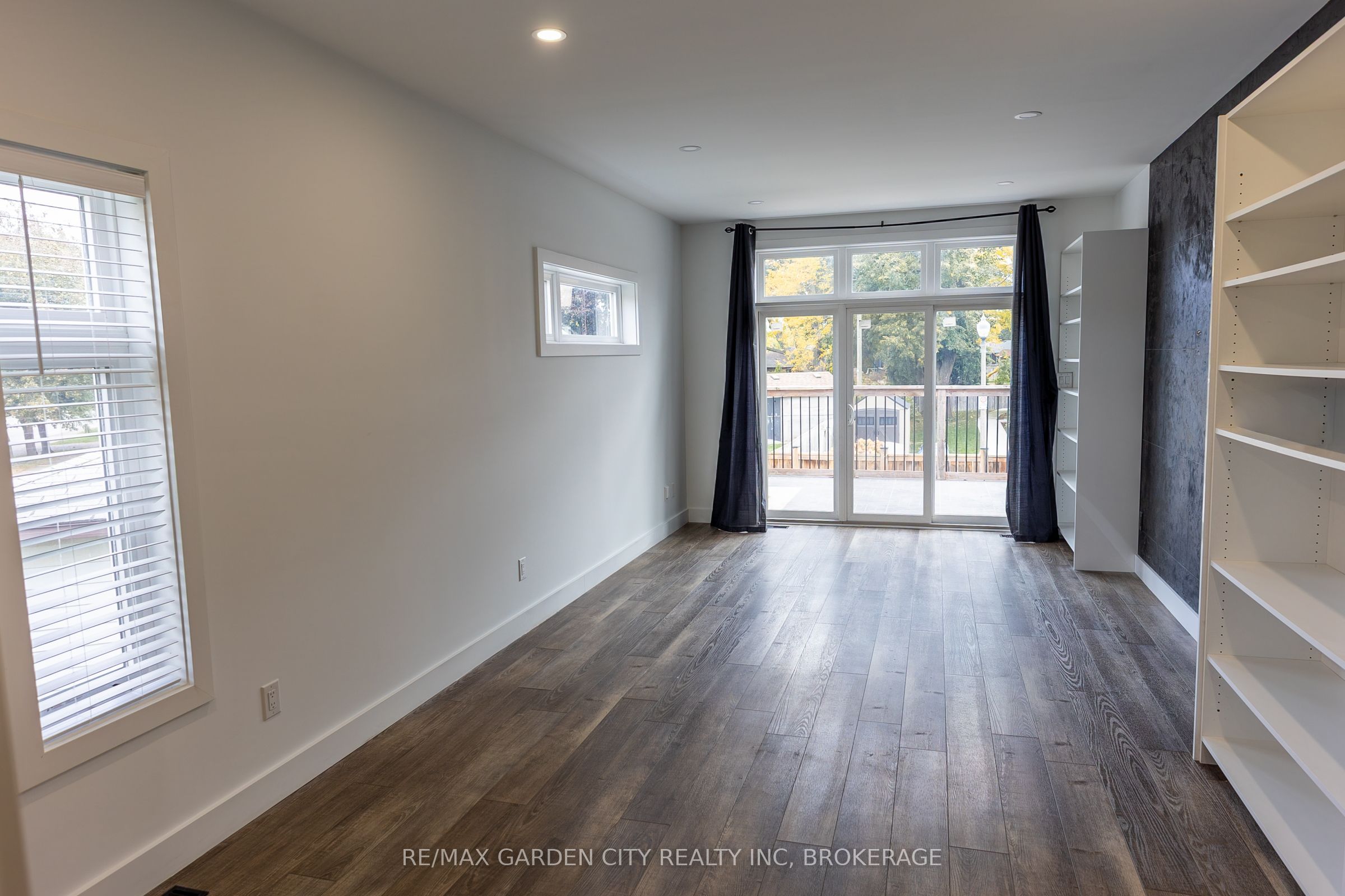 614b Niagara Street Property Photo 9