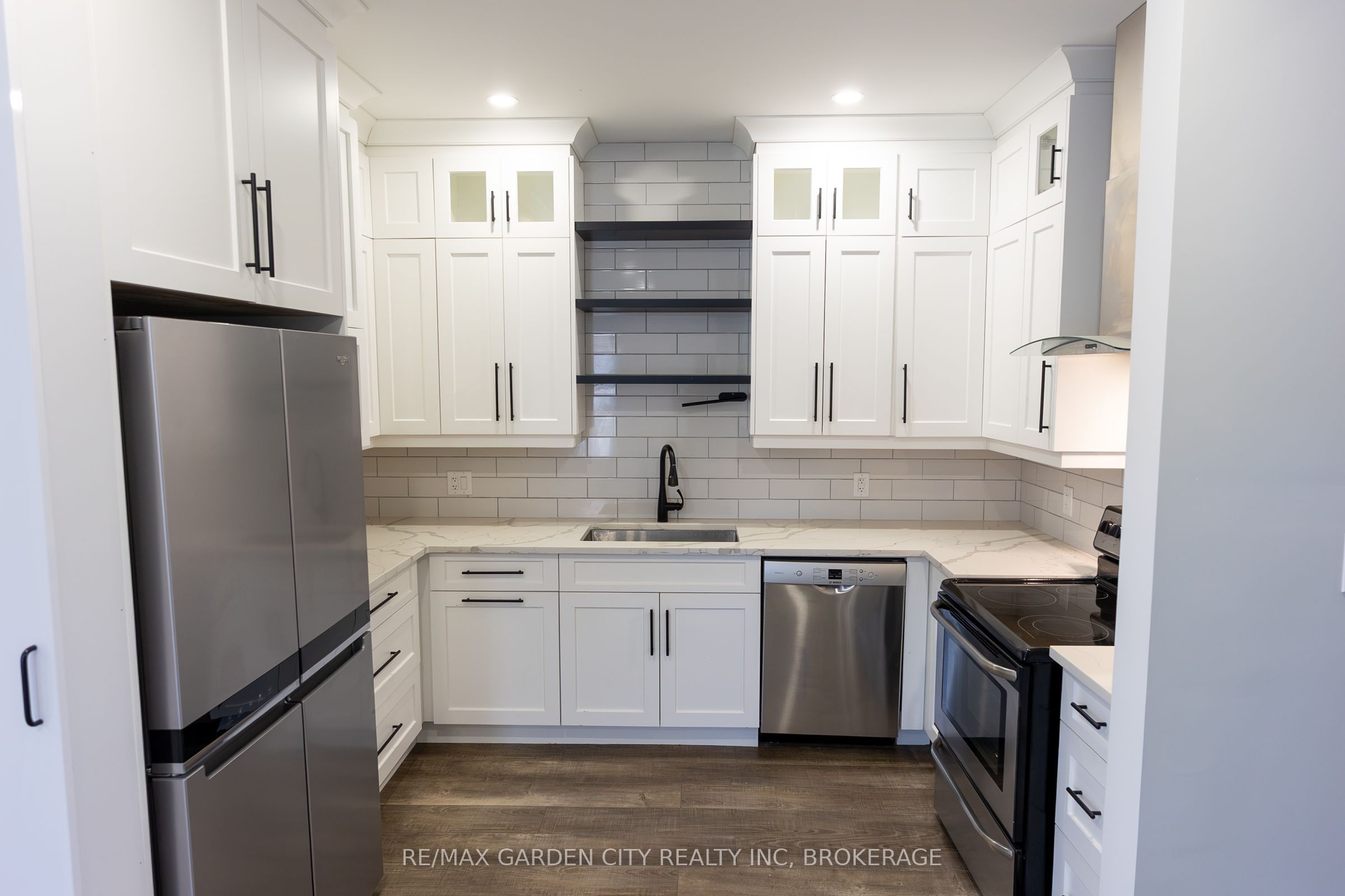 614b Niagara Street Property Photo 12