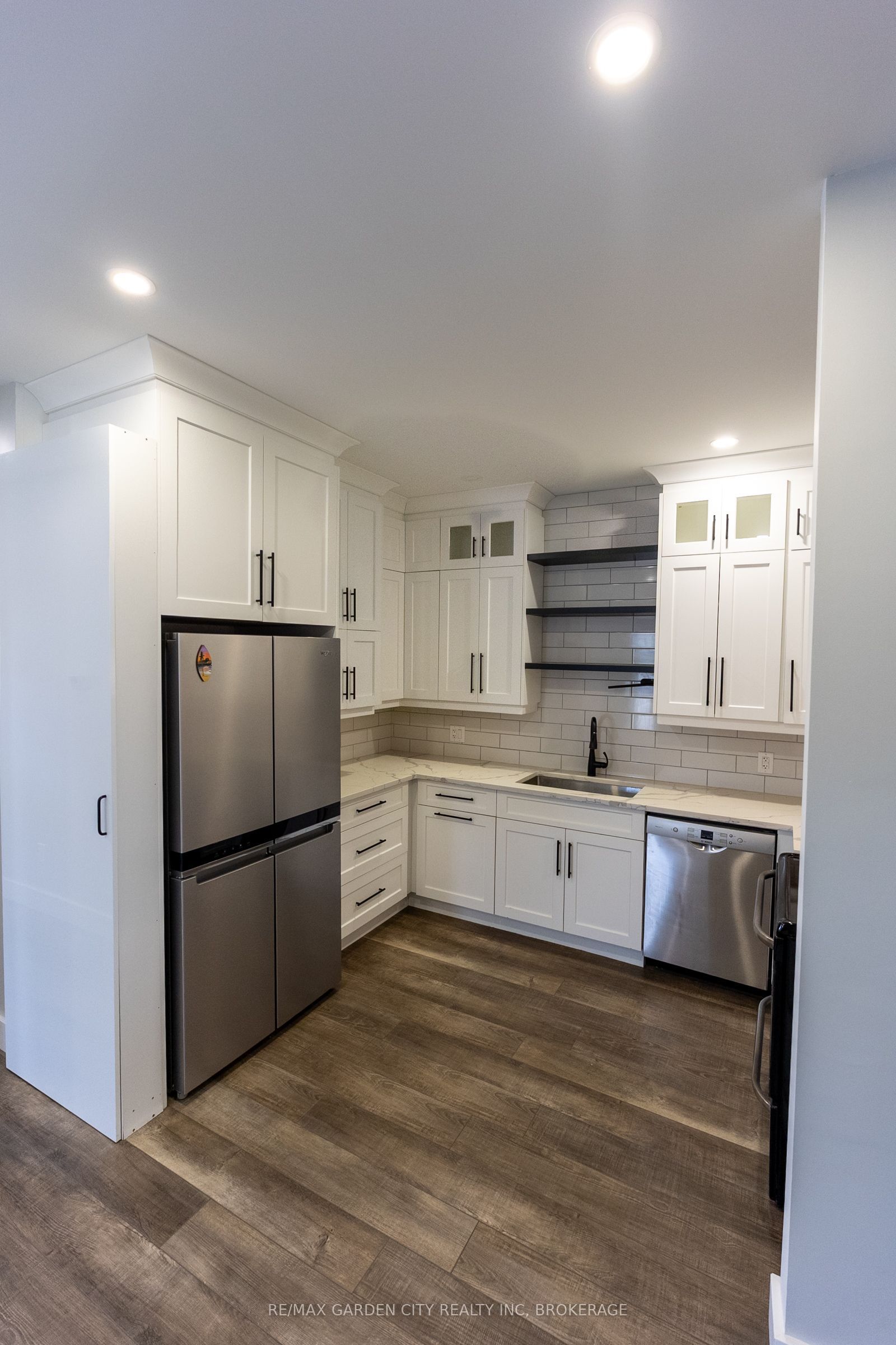 614b Niagara Street Property Photo 15