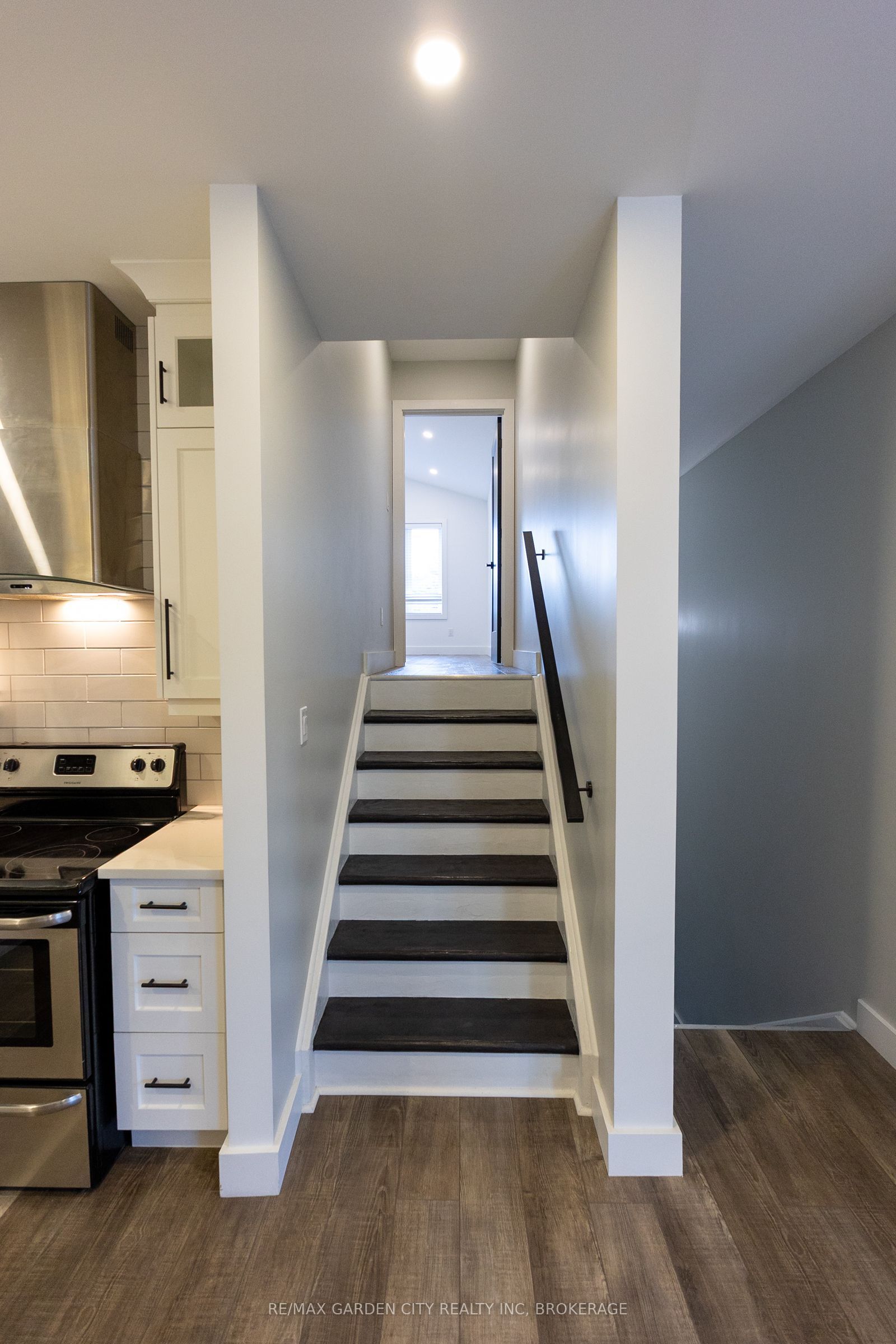 614b Niagara Street Property Photo 21