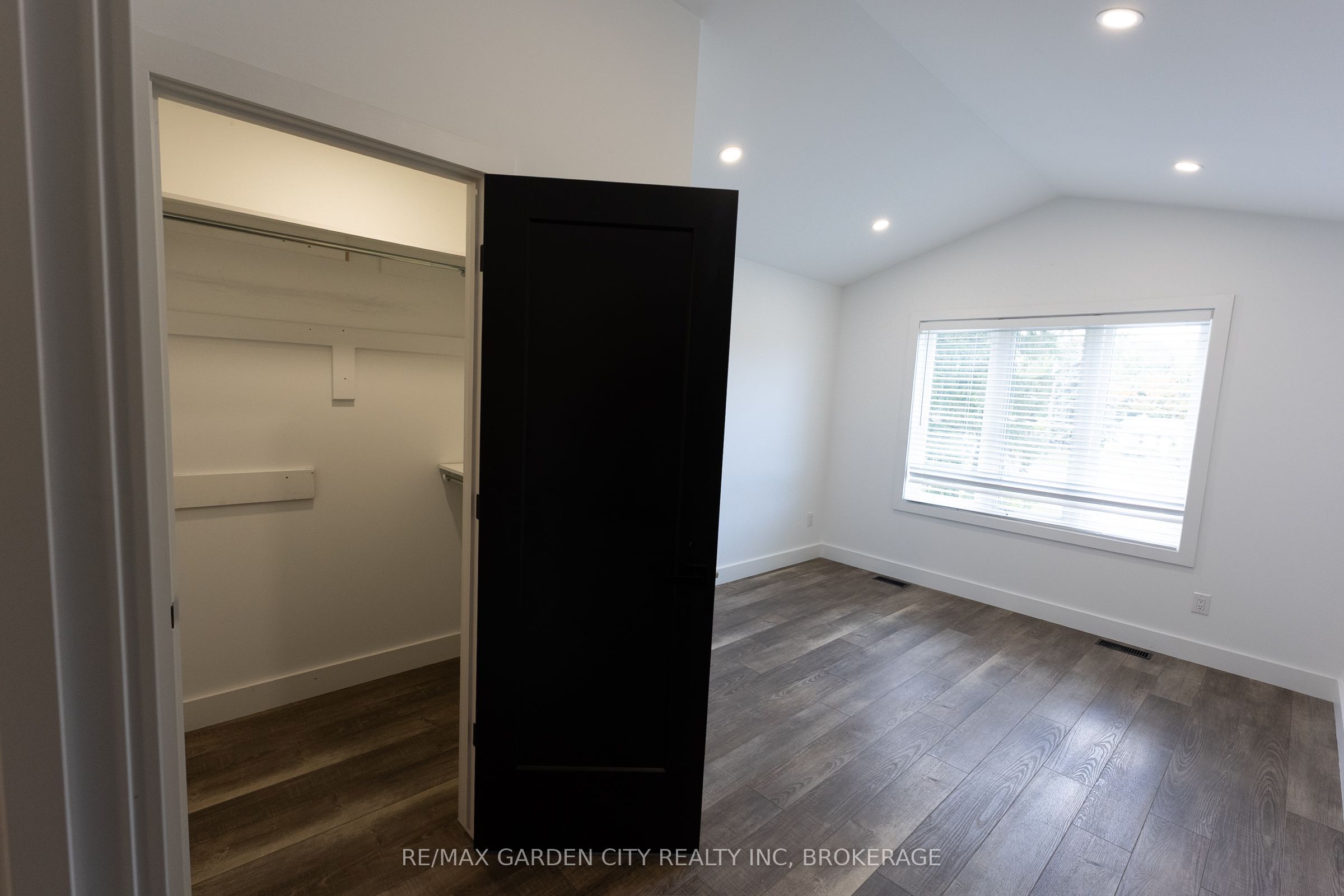614b Niagara Street Property Photo 29