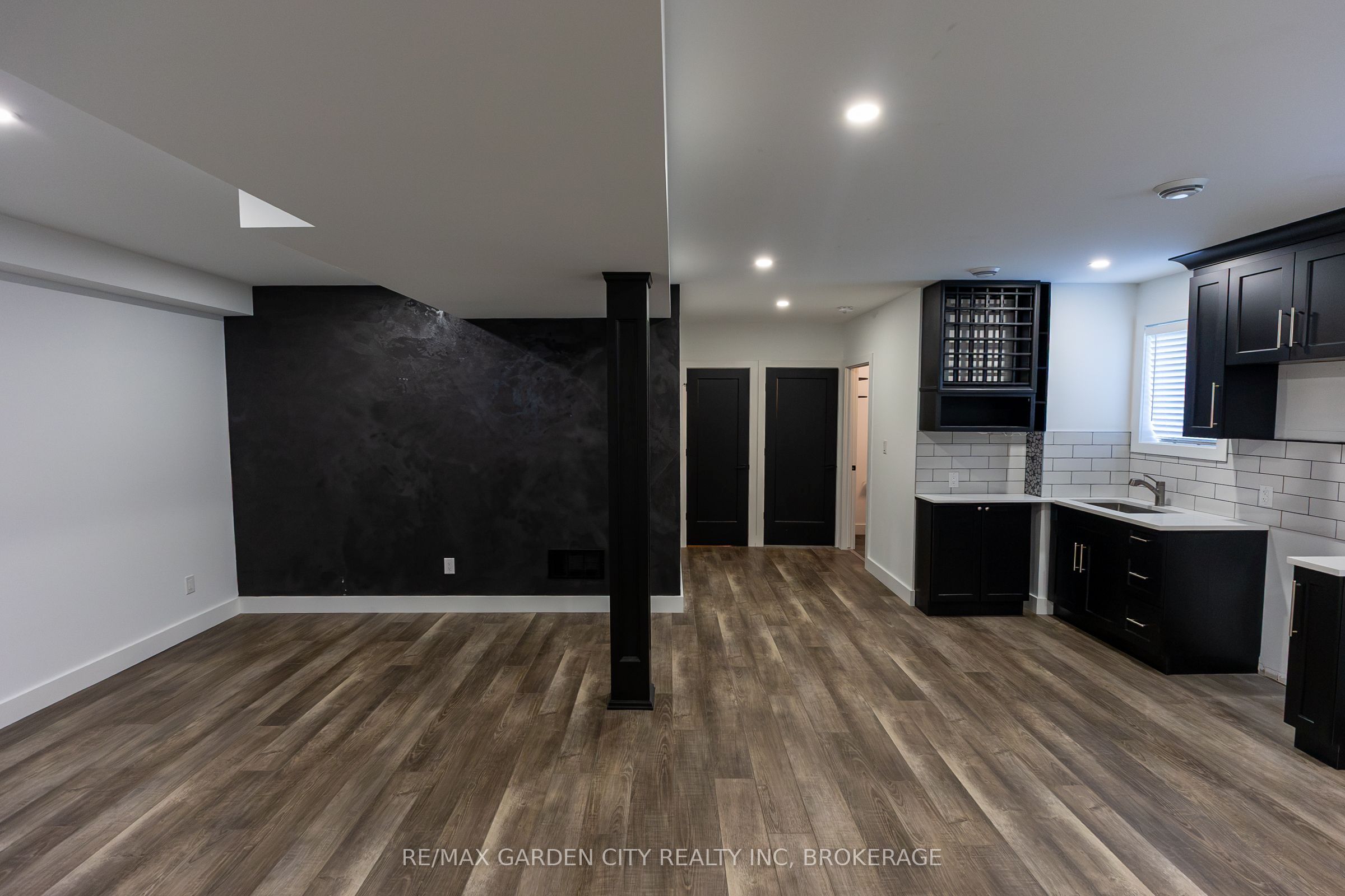 614b Niagara Street Property Photo 39