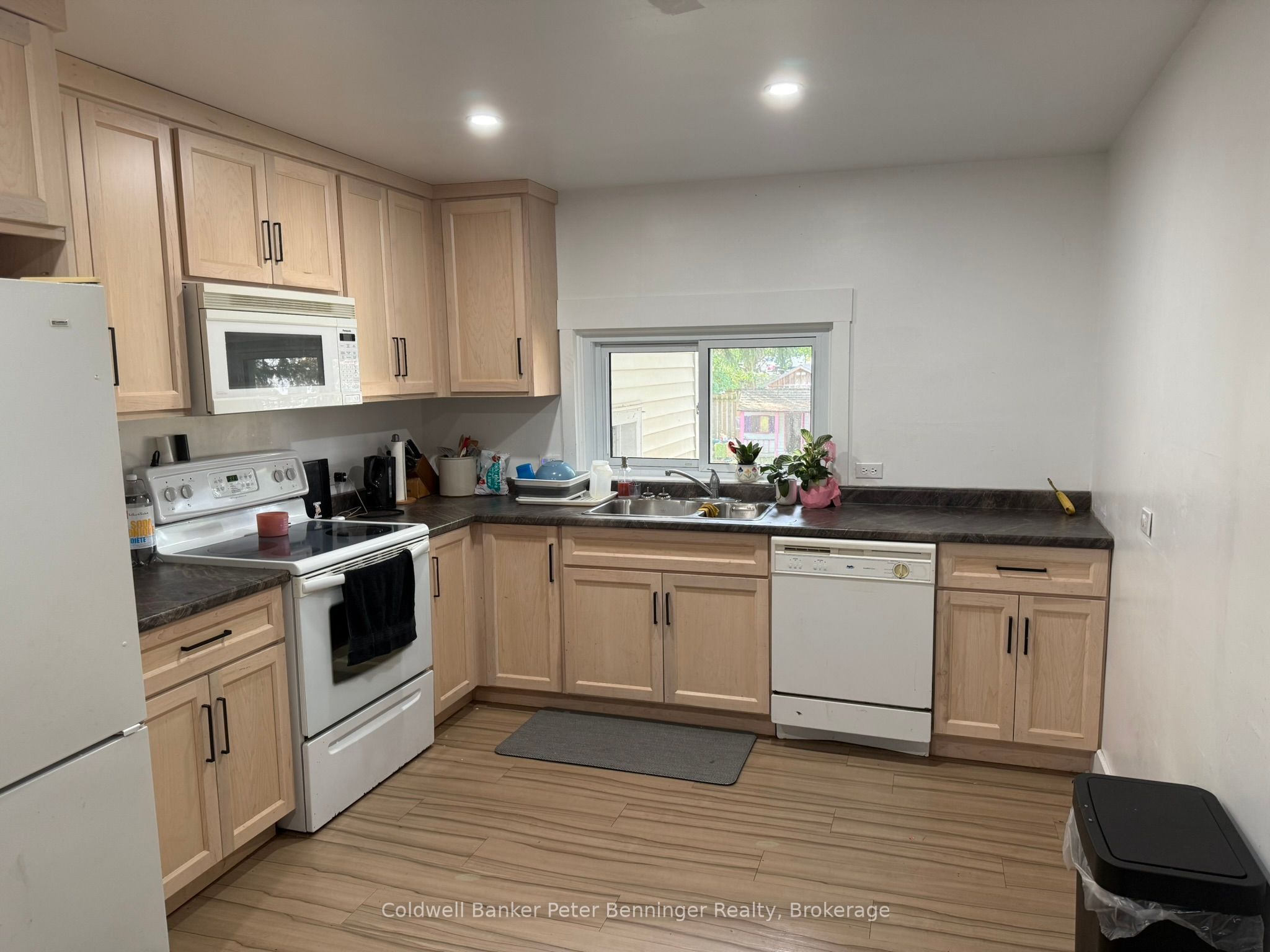 315 Mcnab Street Property Photo 5