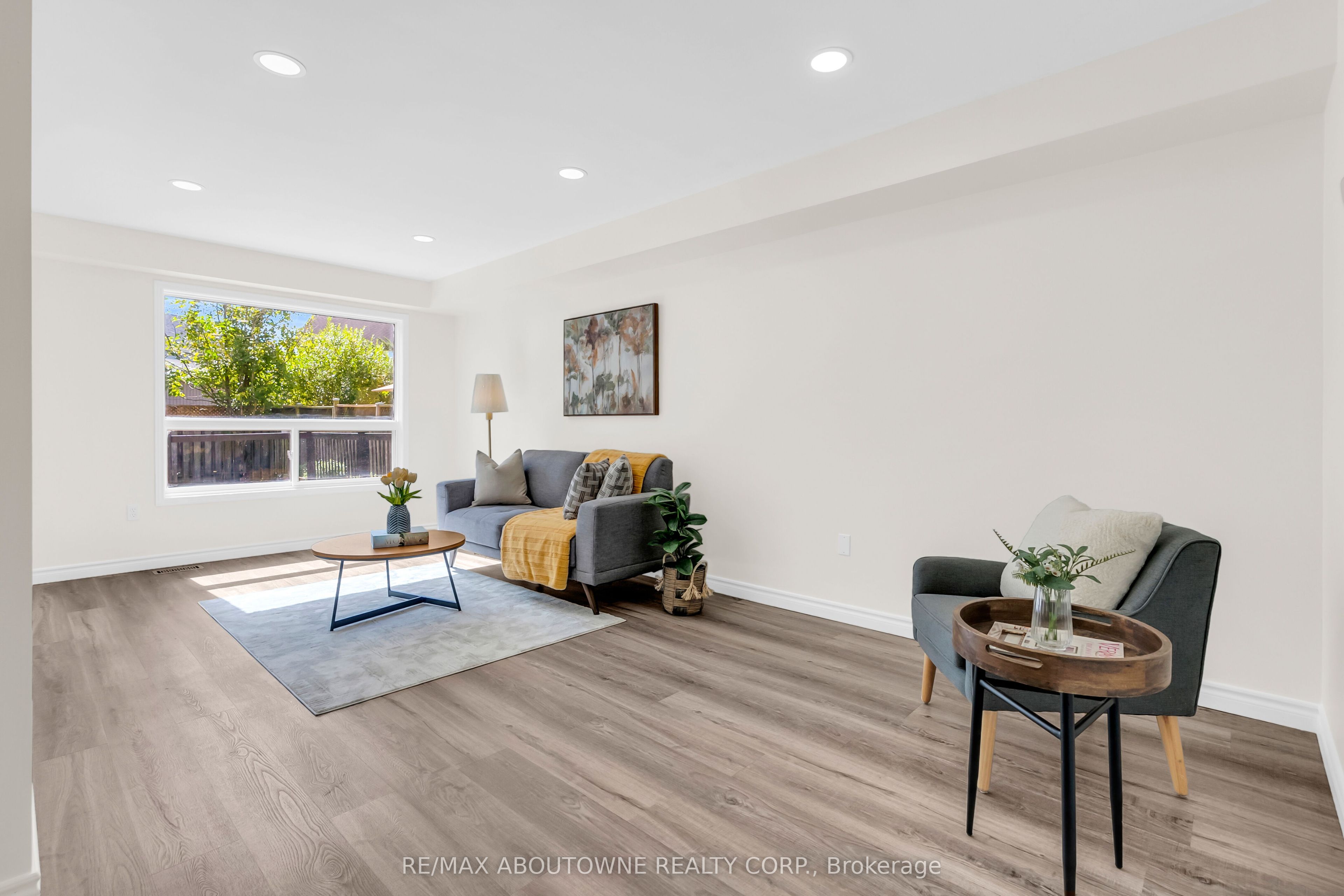 87 Houghton Street Property Photo 6