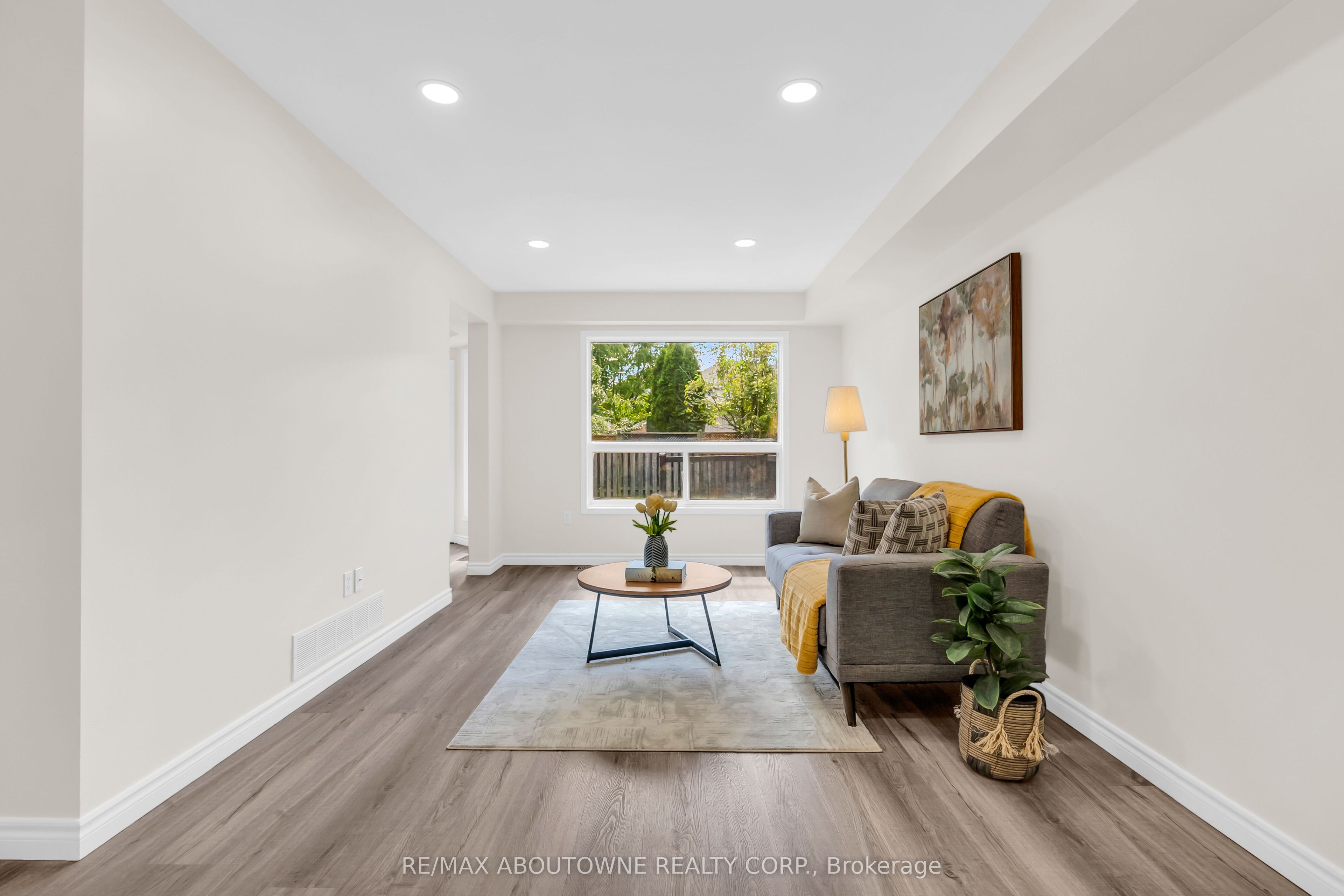 87 Houghton Street Property Photo 7