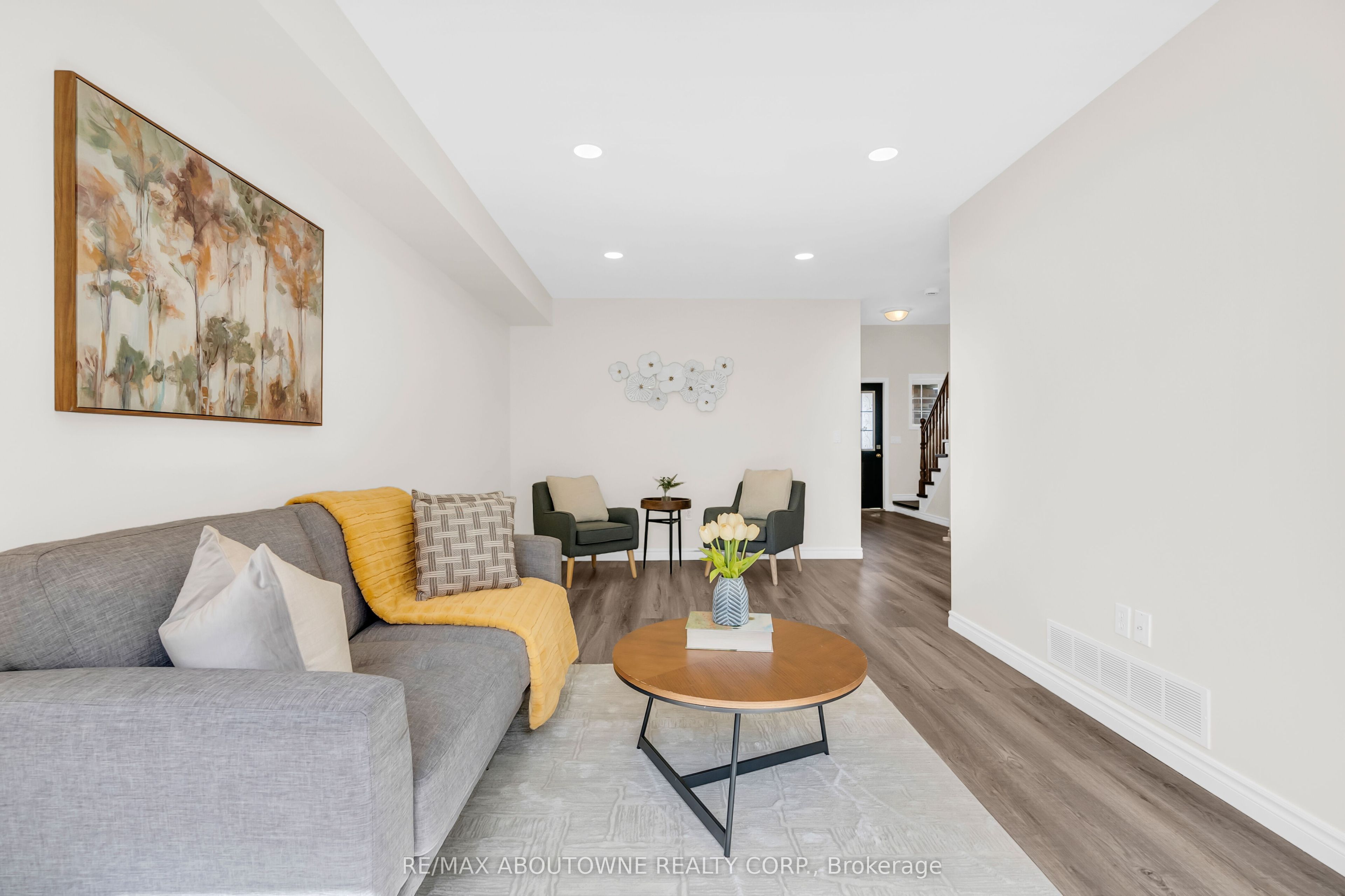87 Houghton Street Property Photo 8