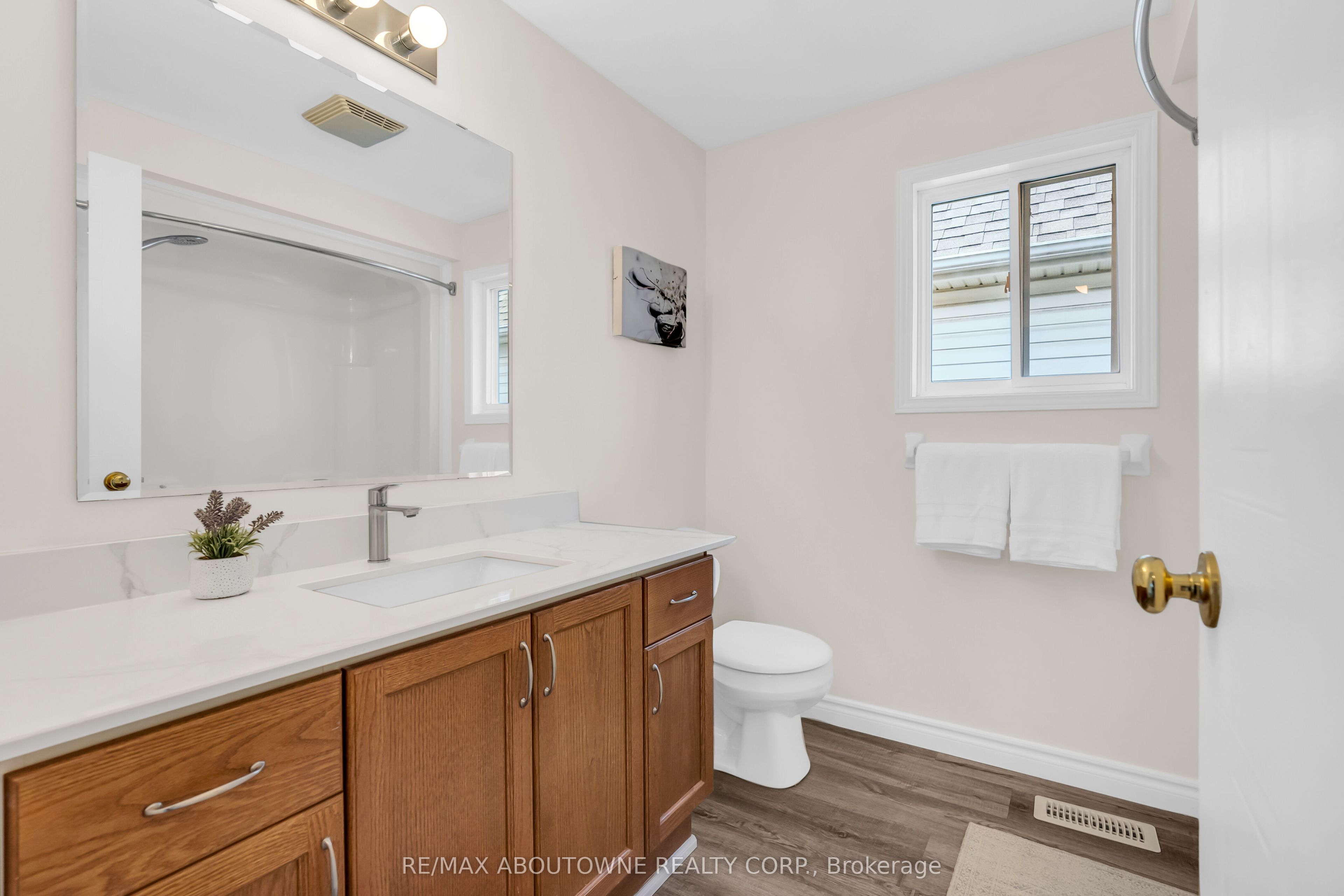 87 Houghton Street Property Photo 27