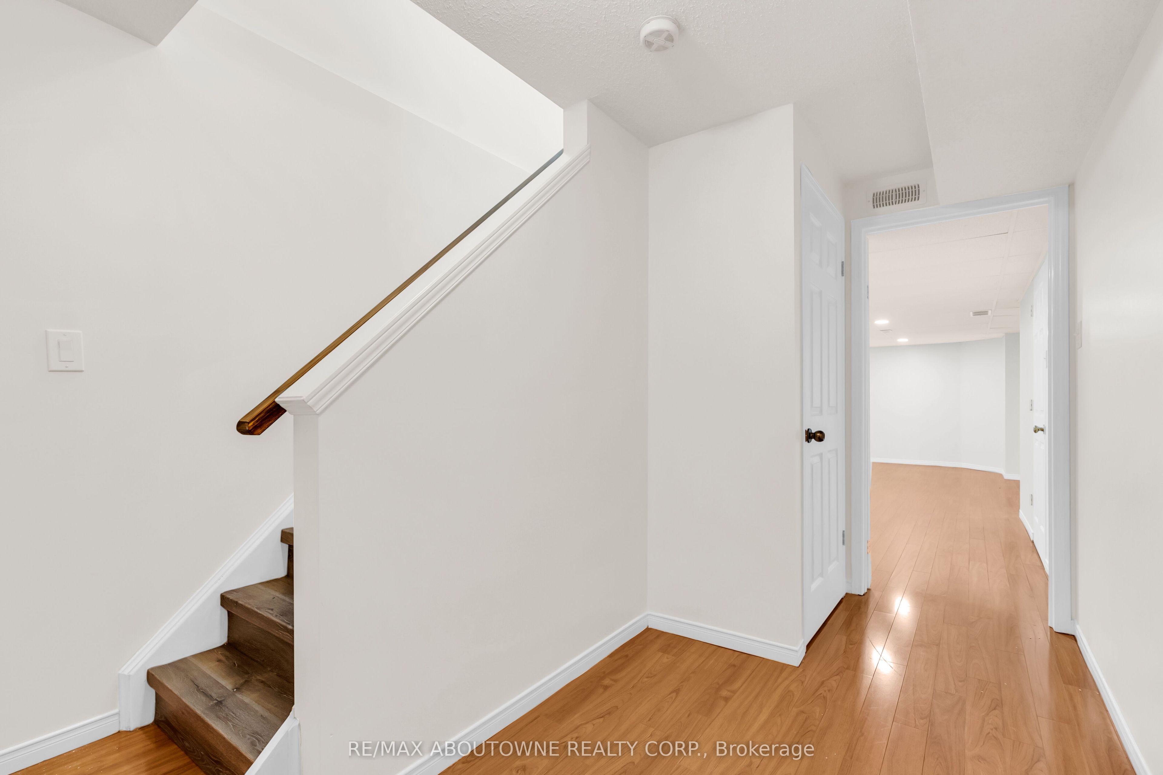 87 Houghton Street Property Photo 32