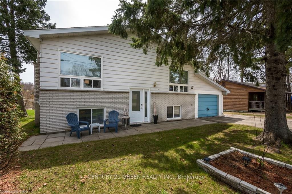 45 Elliott Street W Property Photo 2