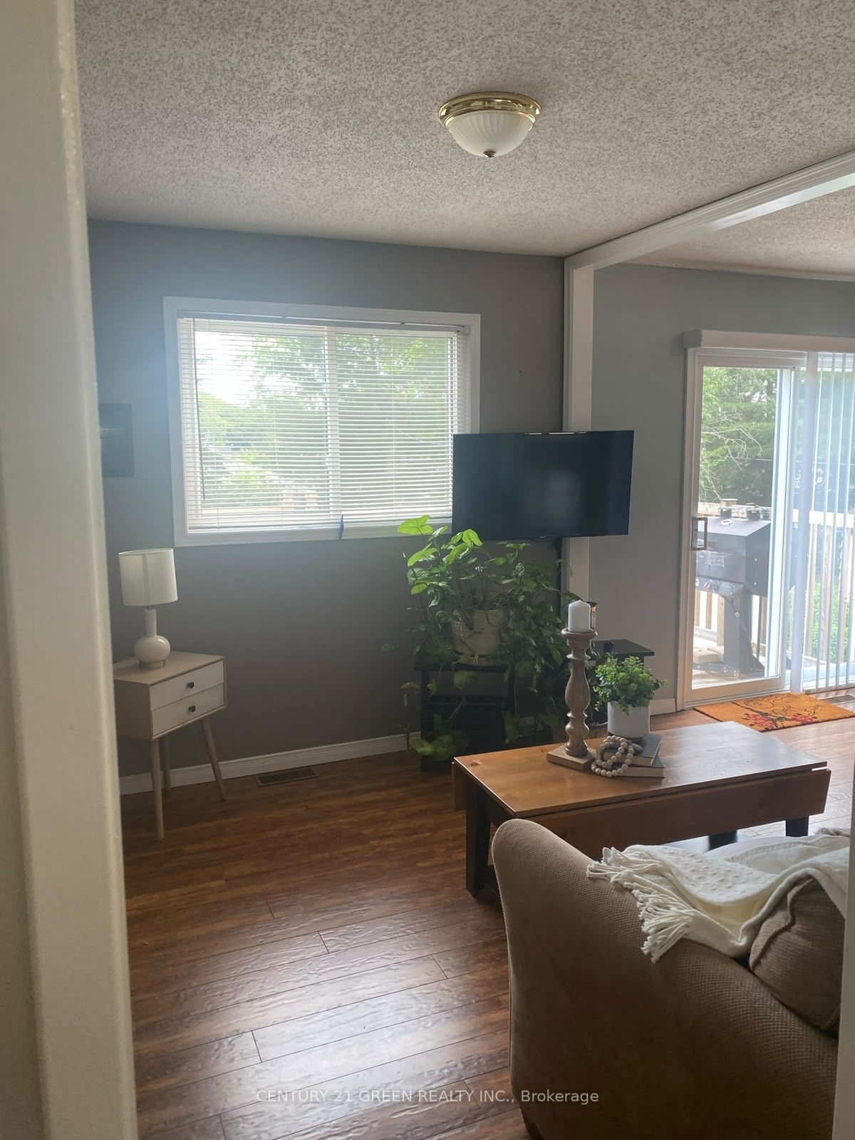 45 Elliott Street W Property Photo 5