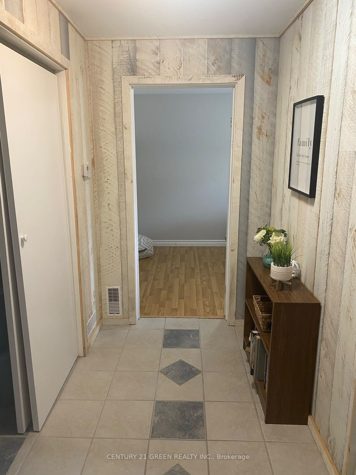 45 Elliott Street W Property Photo 8