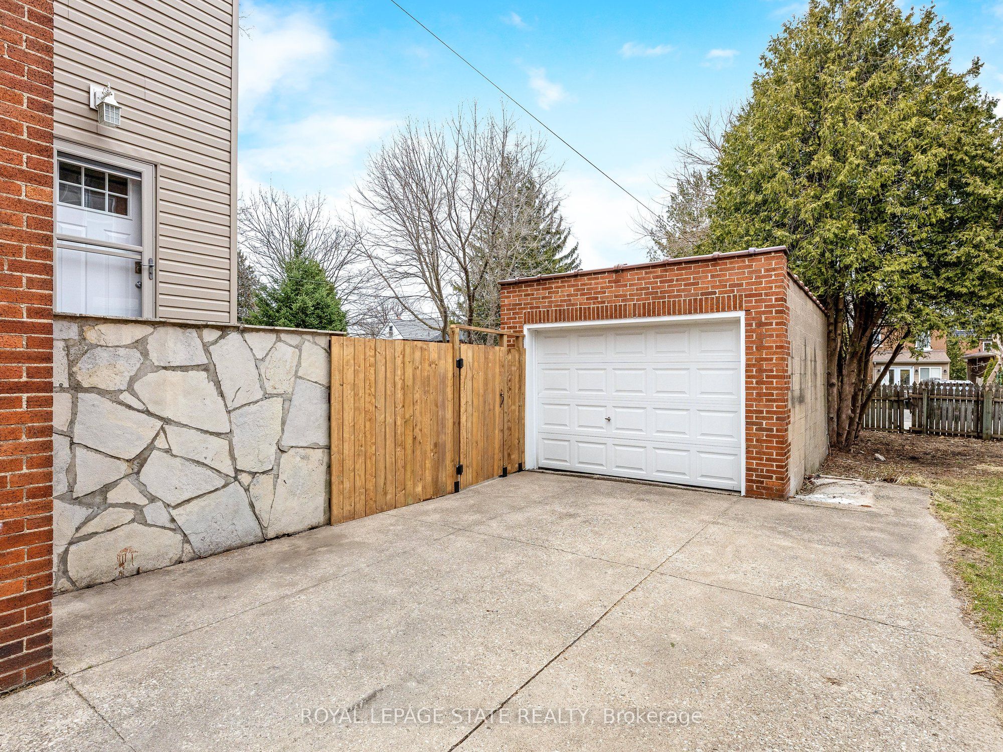 366 Aberdeen Avenue Property Photo 39