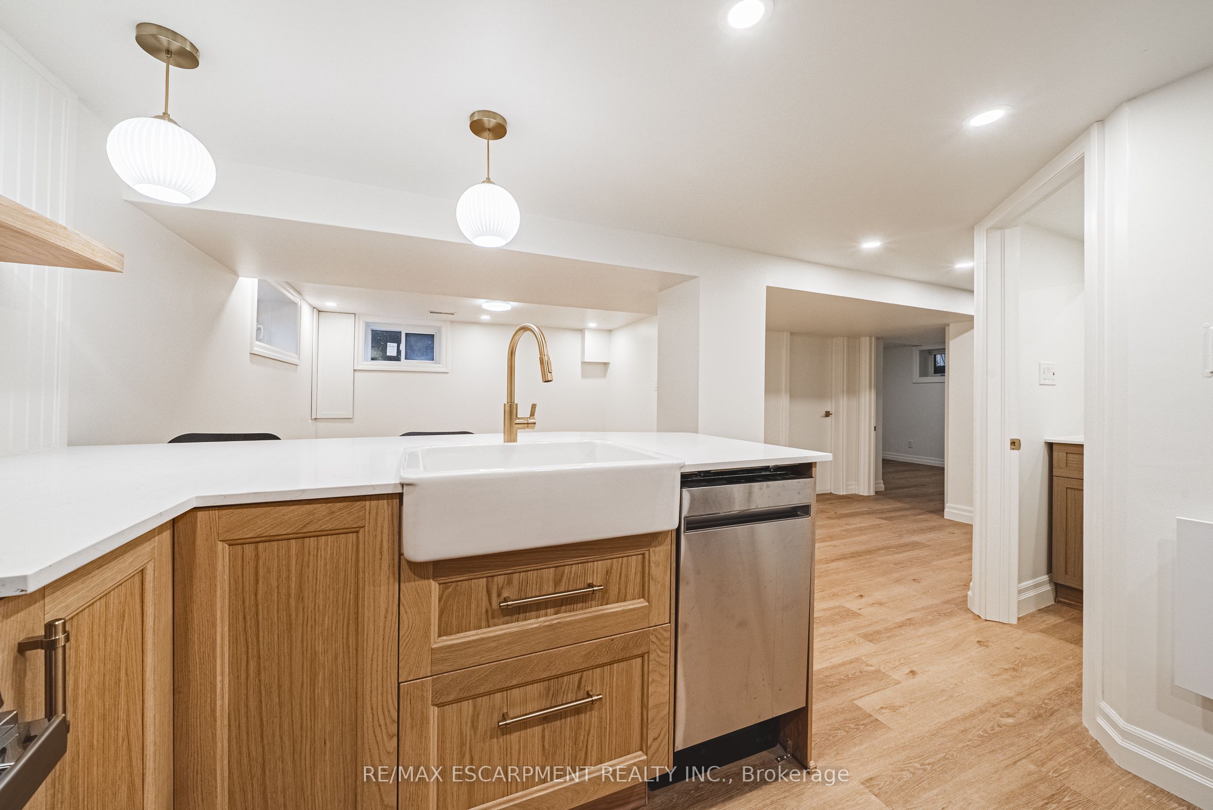 113 Erin Avenue Lower Property Photo 2