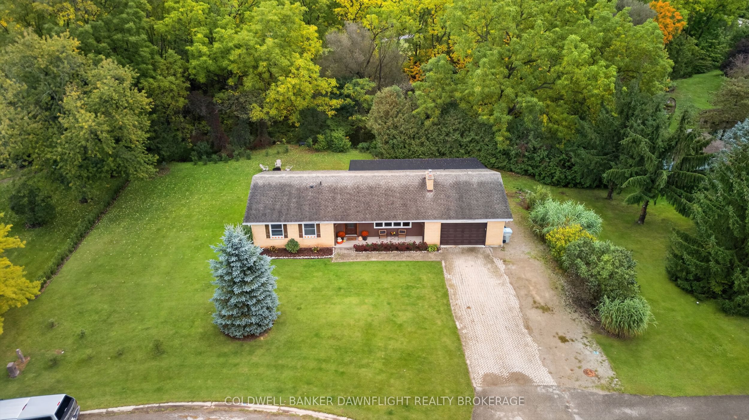 368 Station Street Property Photo 4