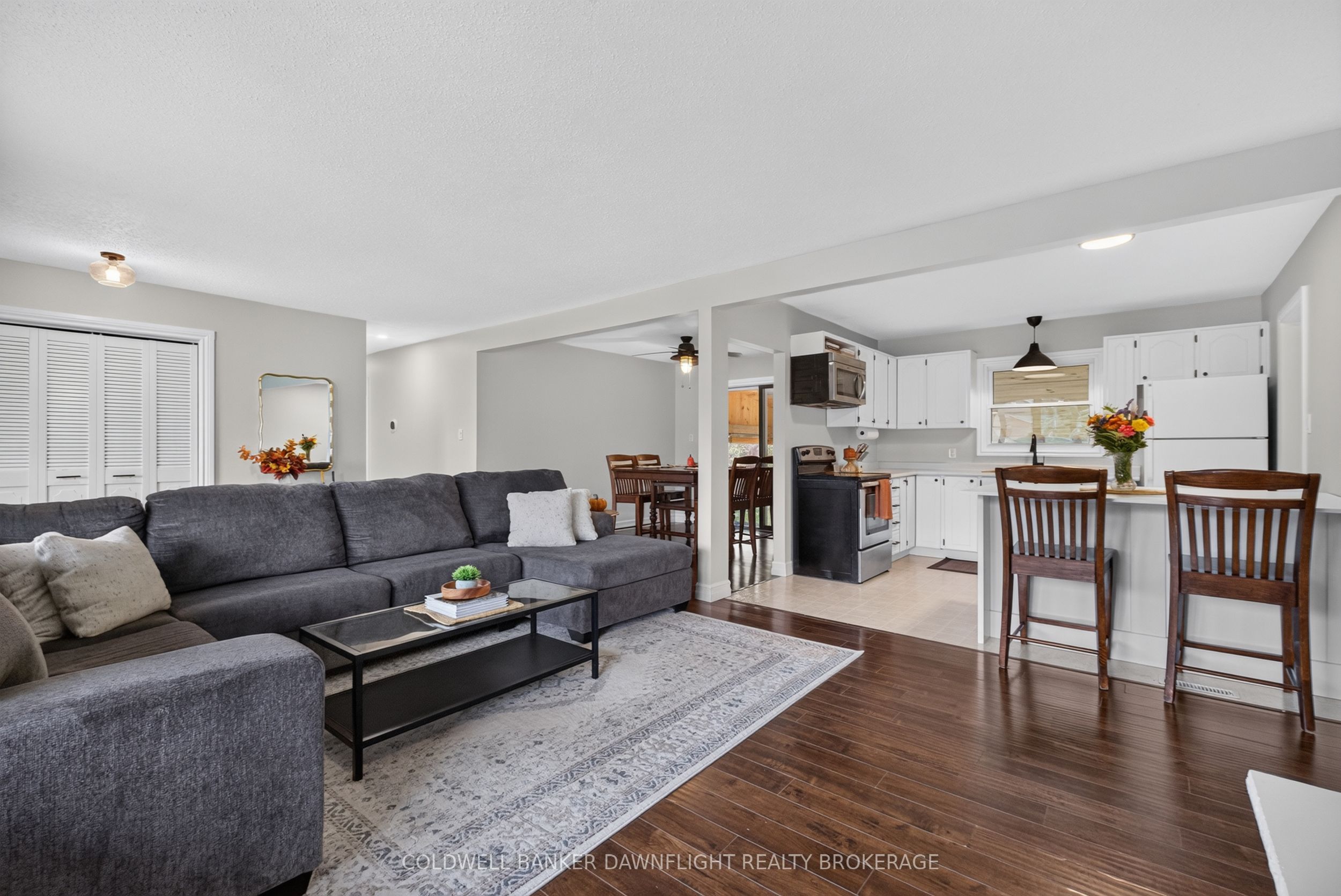 368 Station Street Property Photo 9