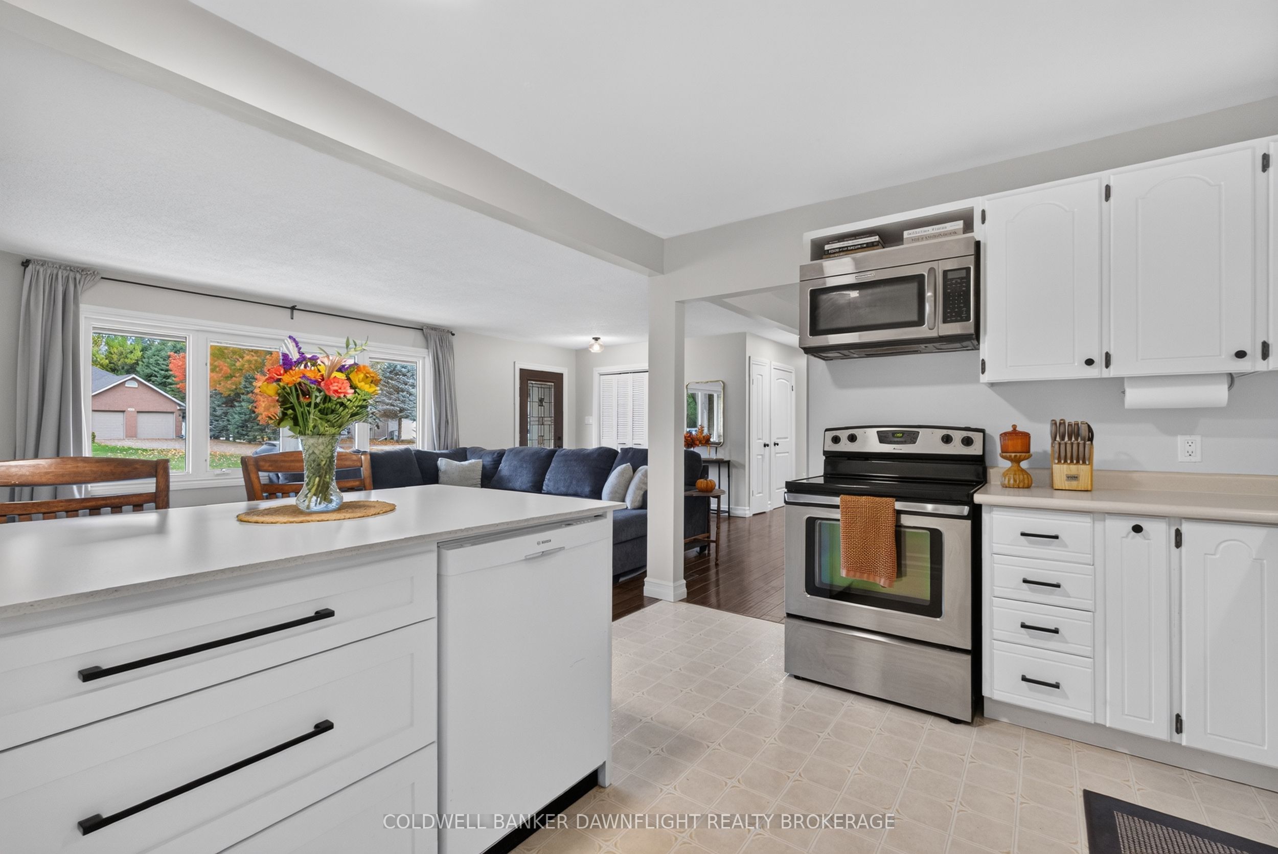 368 Station Street Property Photo 11
