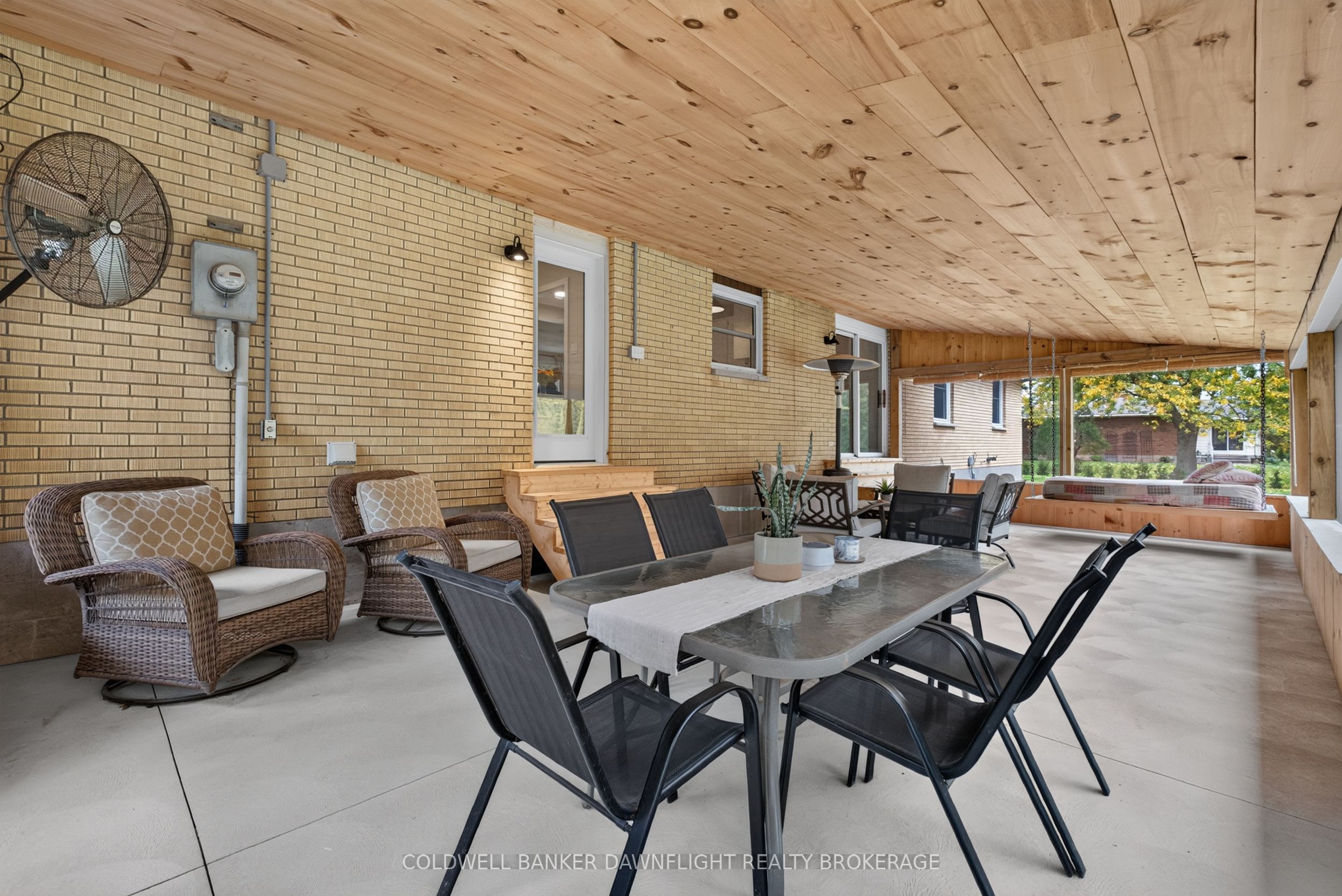 368 Station Street Property Photo 29