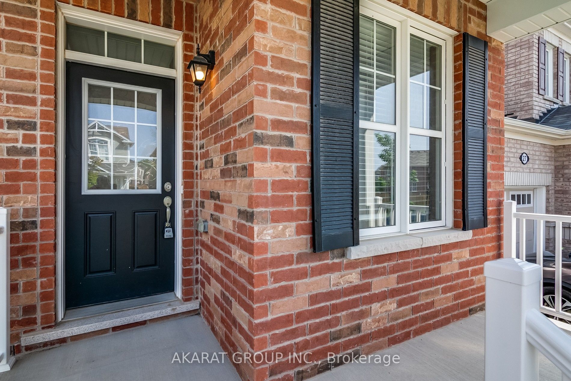 31 Pickett Place Property Photo 2