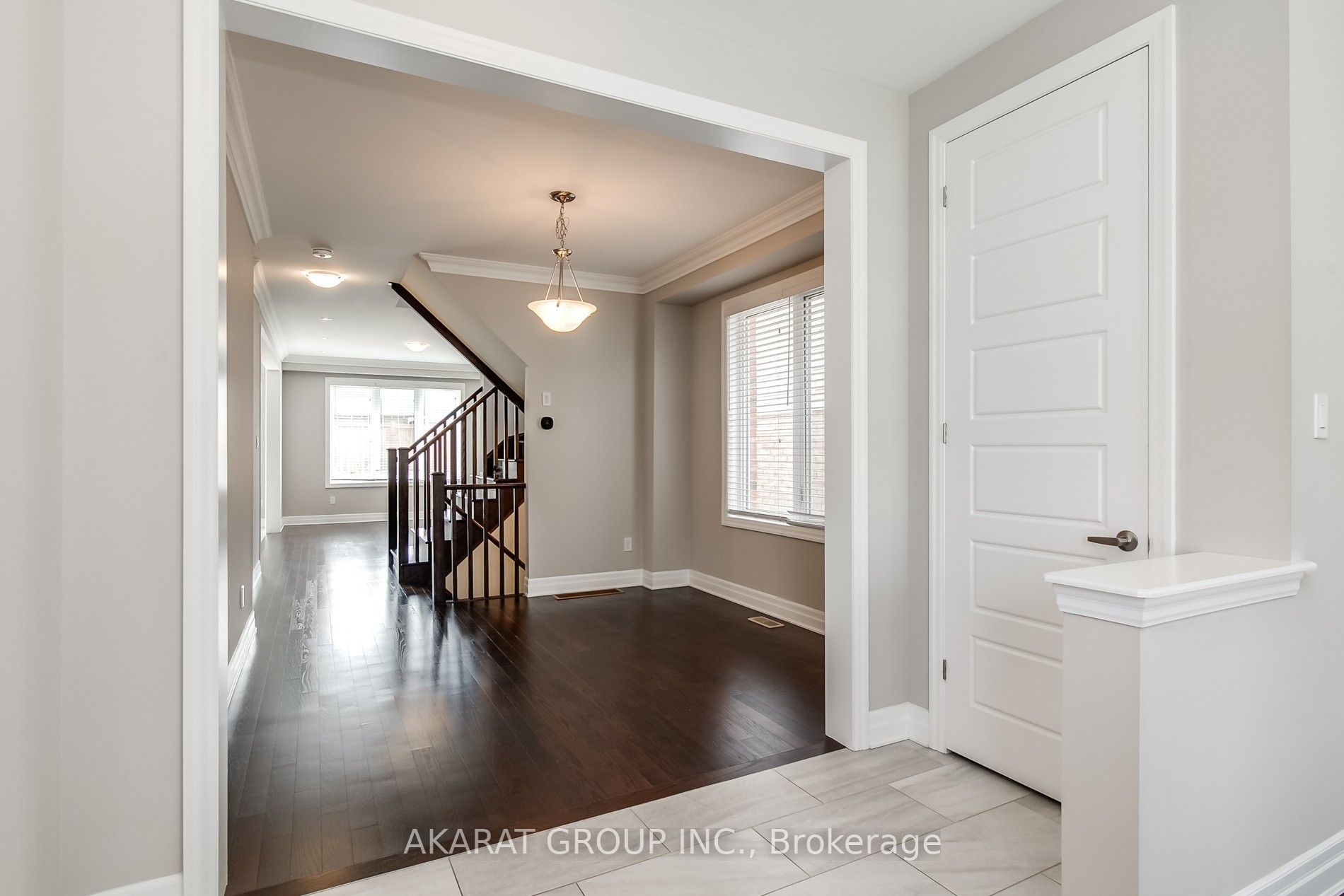 31 Pickett Place Property Photo 5