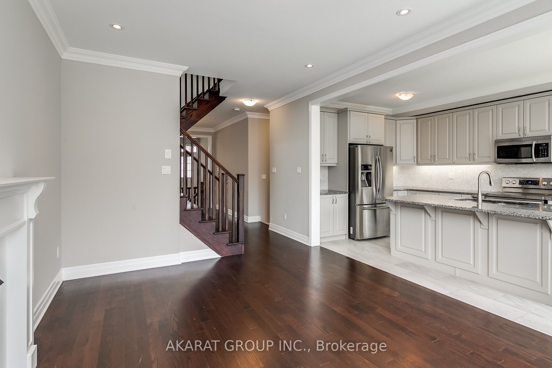 31 Pickett Place Property Photo 10