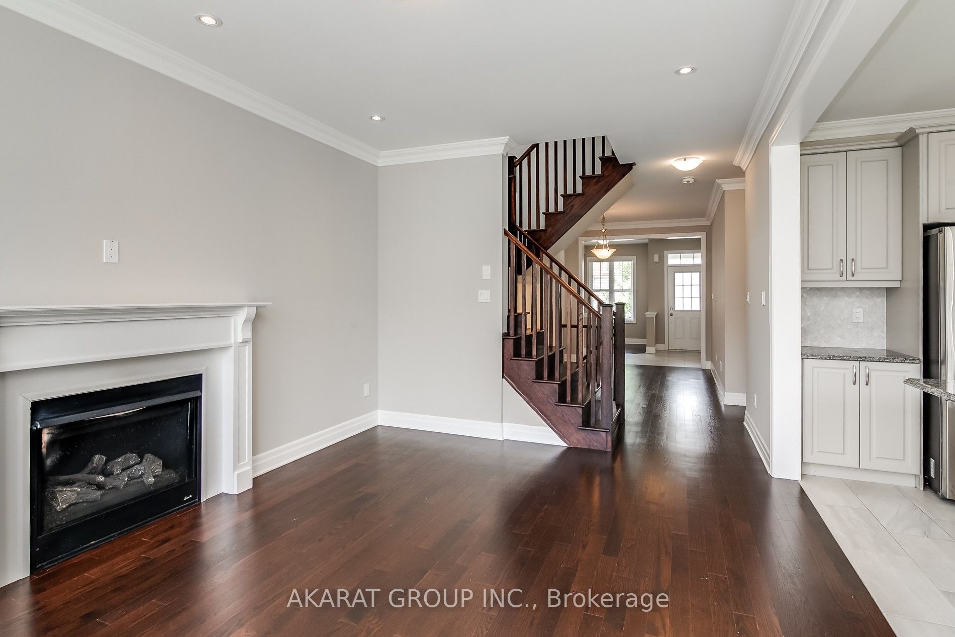 31 Pickett Place Property Photo 11
