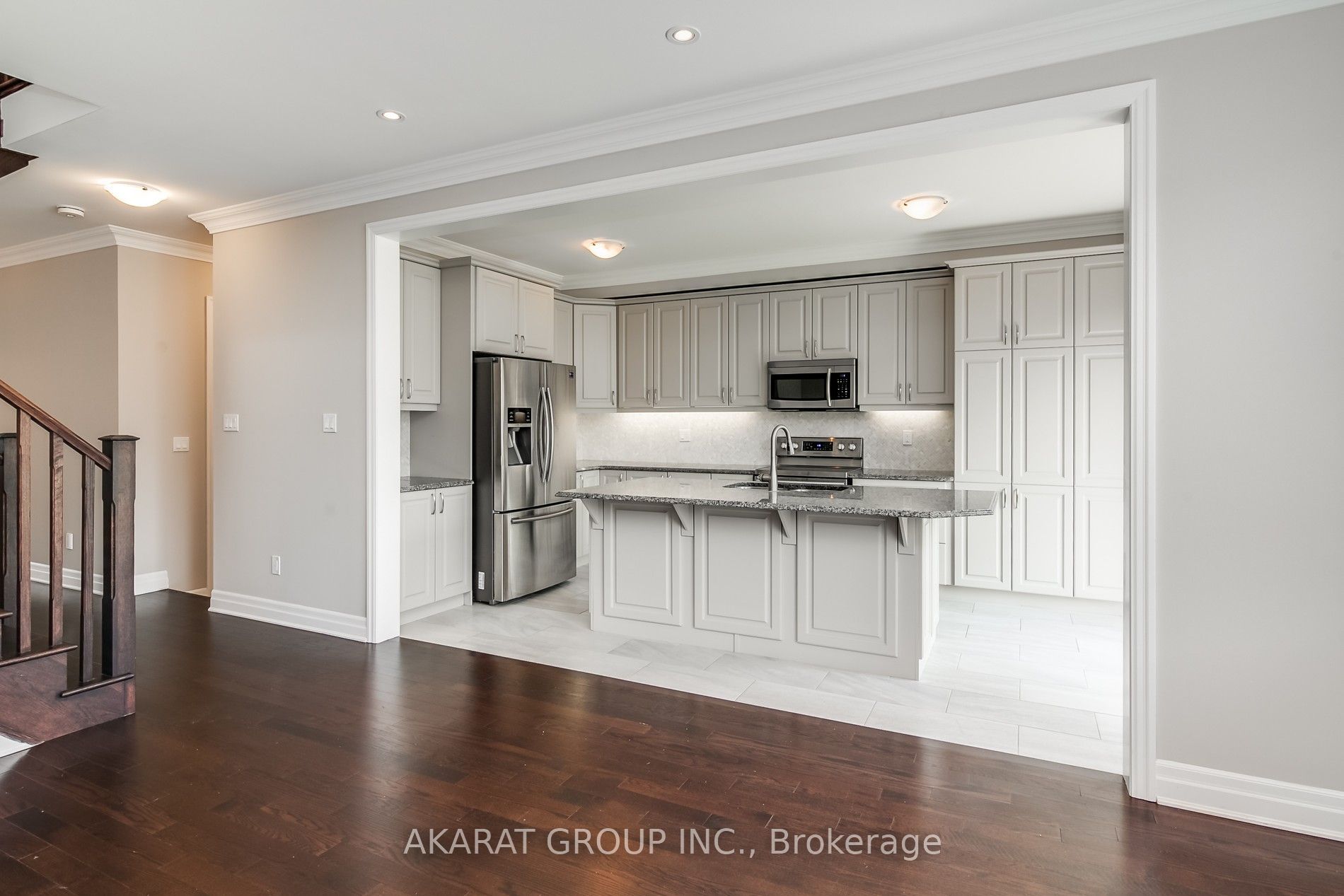 31 Pickett Place Property Photo 12