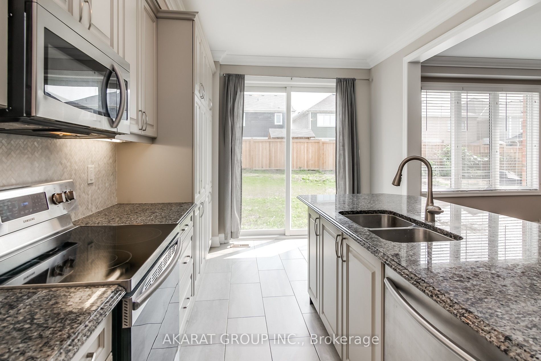 31 Pickett Place Property Photo 16