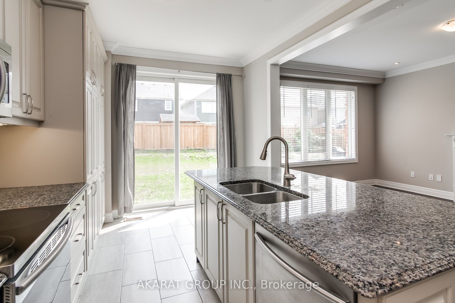 31 Pickett Place Property Photo 17