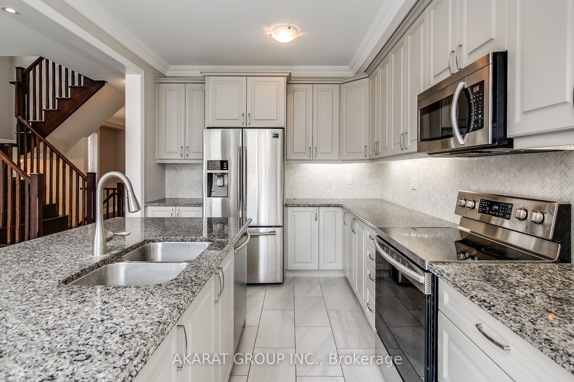 31 Pickett Place Property Photo 18