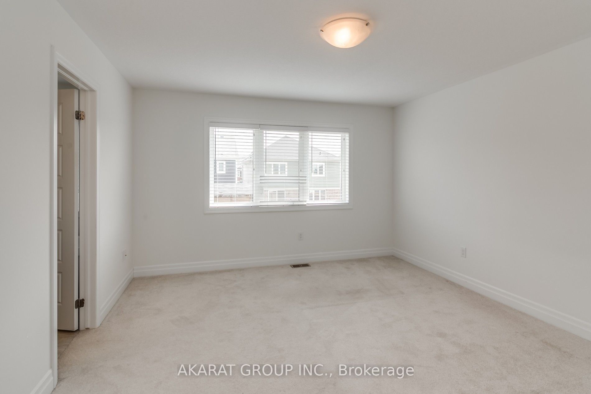 31 Pickett Place Property Photo 22