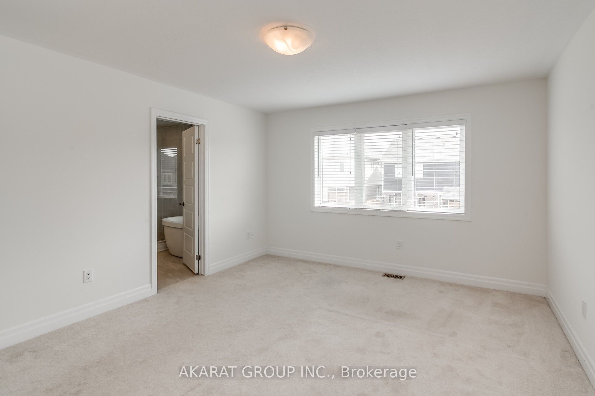31 Pickett Place Property Photo 23