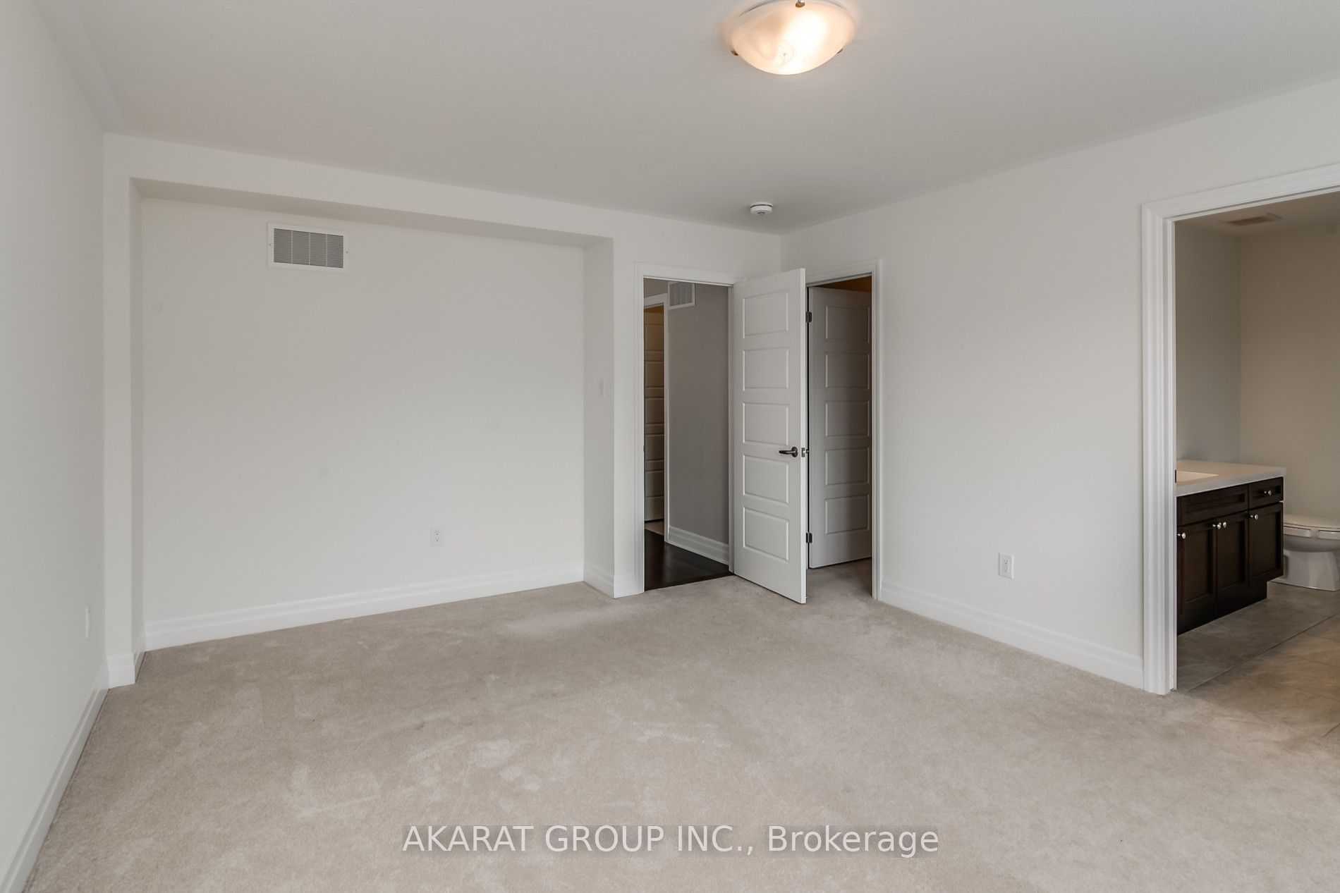 31 Pickett Place Property Photo 24