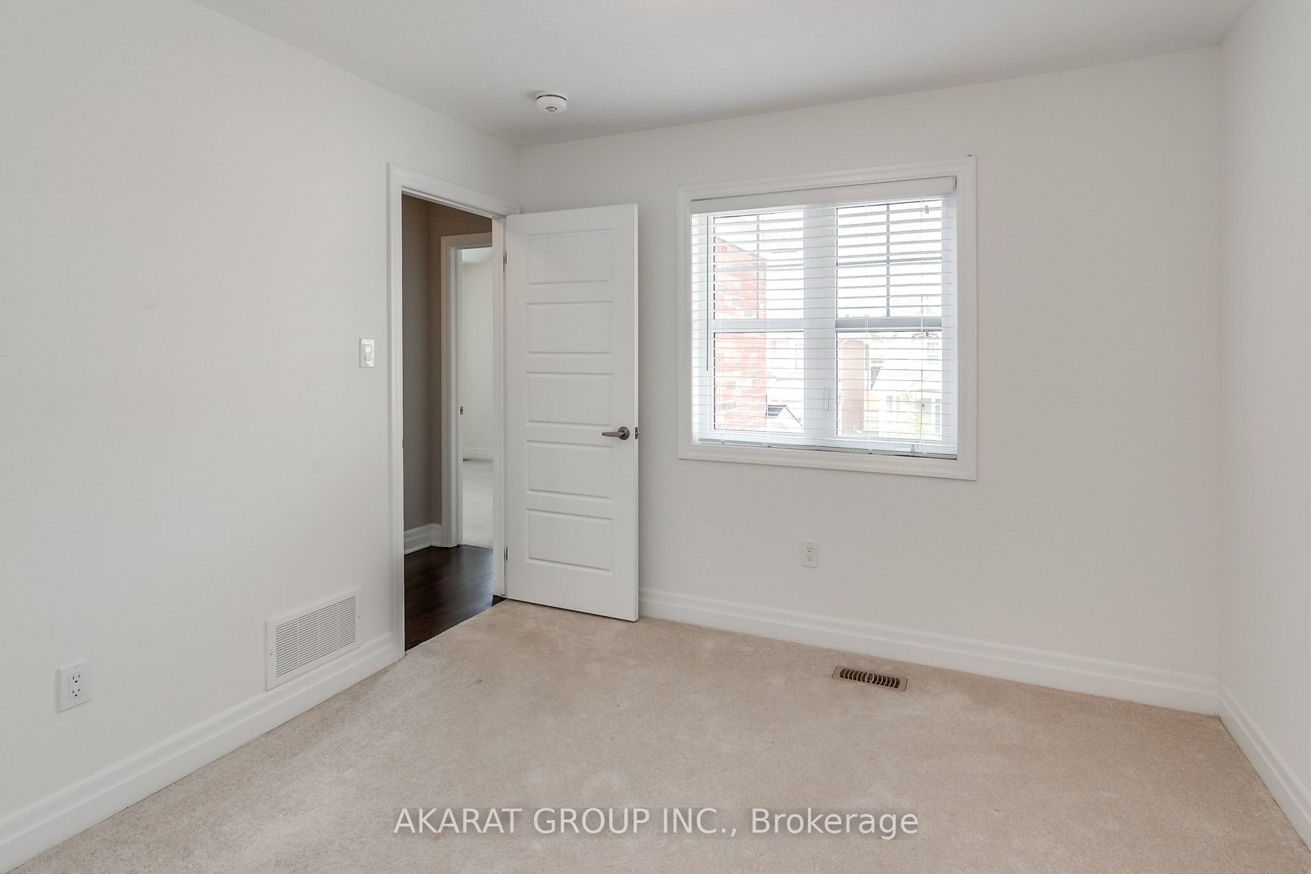 31 Pickett Place Property Photo 29
