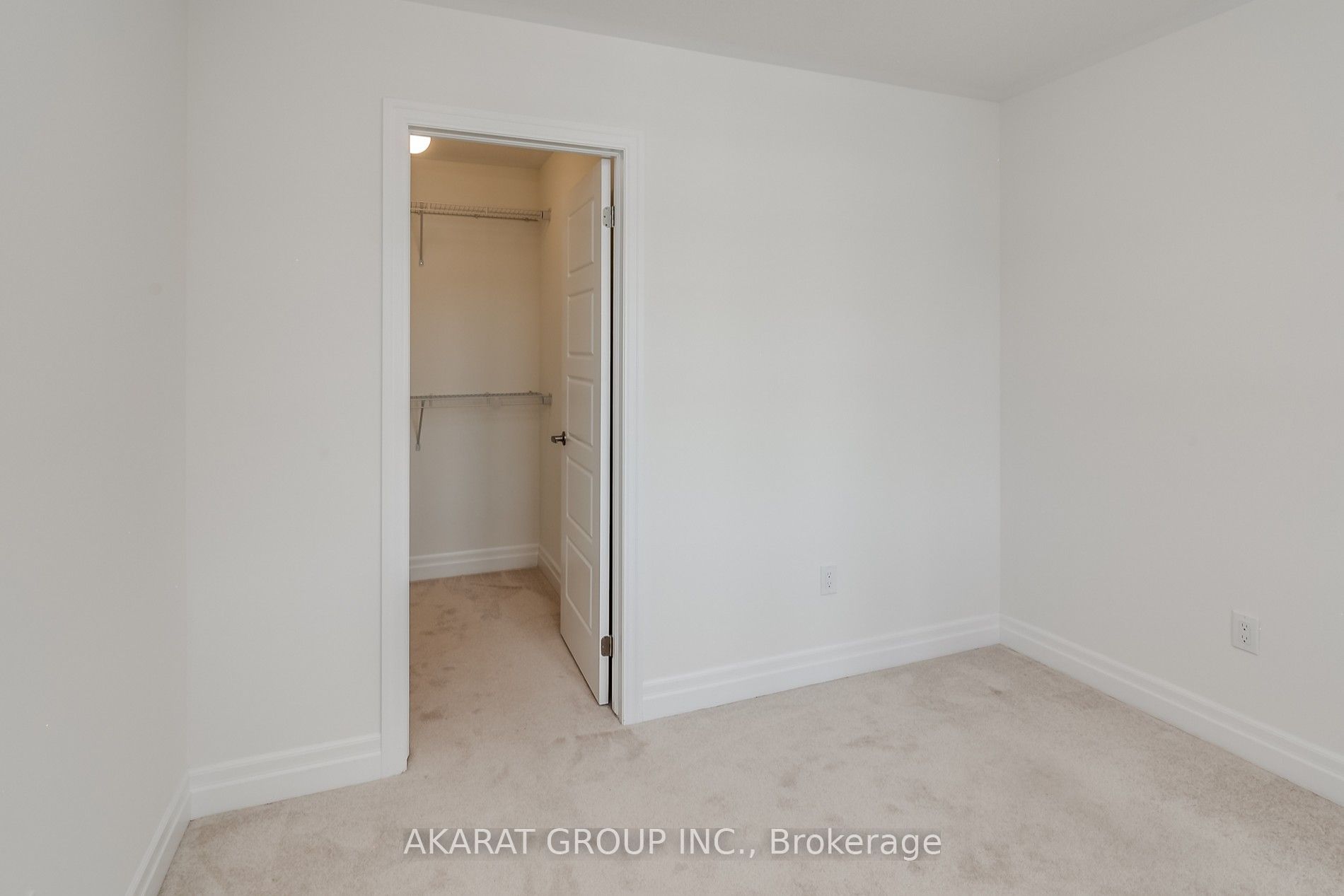 31 Pickett Place Property Photo 30