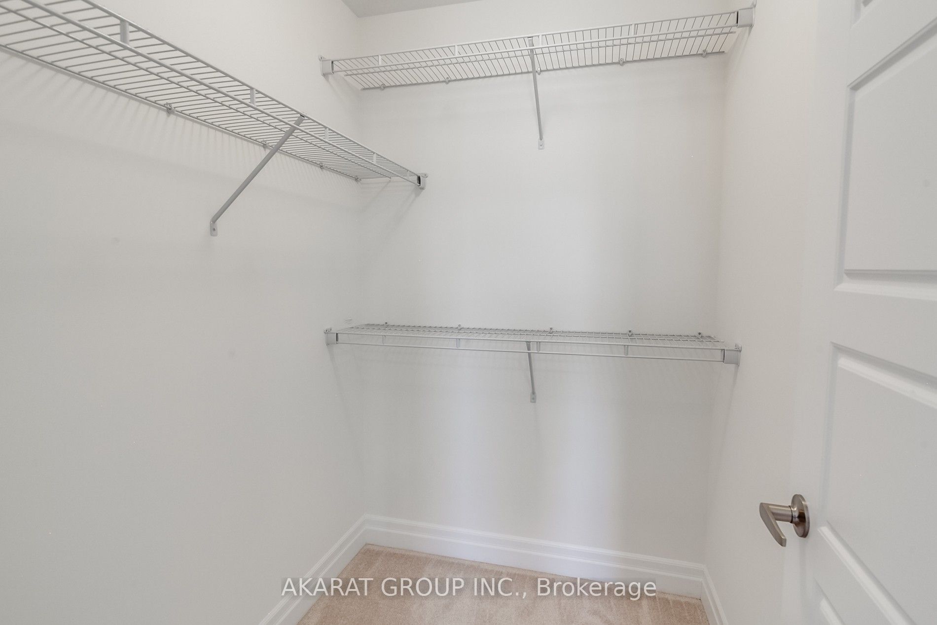 31 Pickett Place Property Photo 31